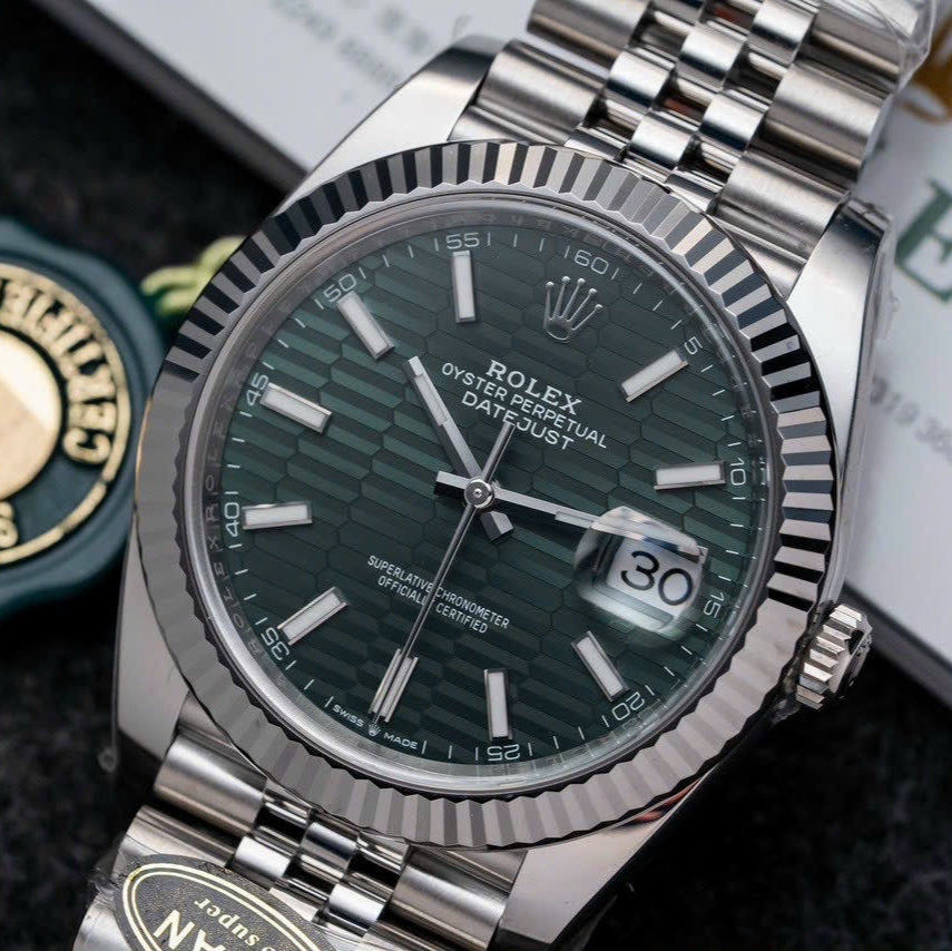 Rolex DateJust 126334 Cadran vert jubilé bracelet 41mm