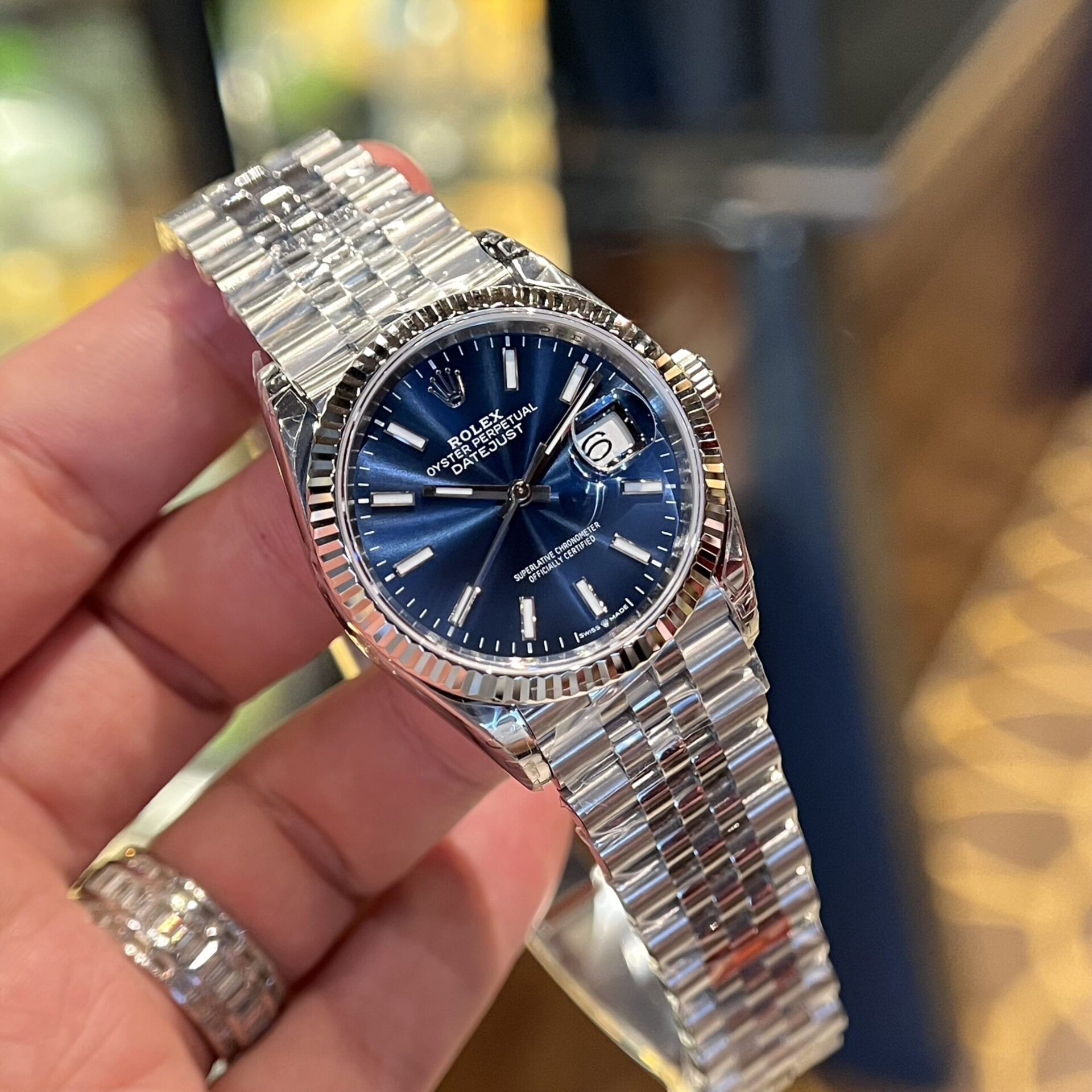 Rolex DateJust 126334 Cadran bleu 36 mm