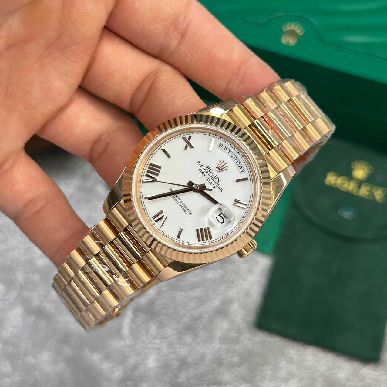 Rolex Day-Date 228235 Or rose Cadran blanc V2 40 mm