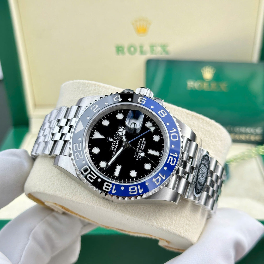 Rolex GMT-Master II 126710BLNR Batgirl bracelet Jubilée 40mm