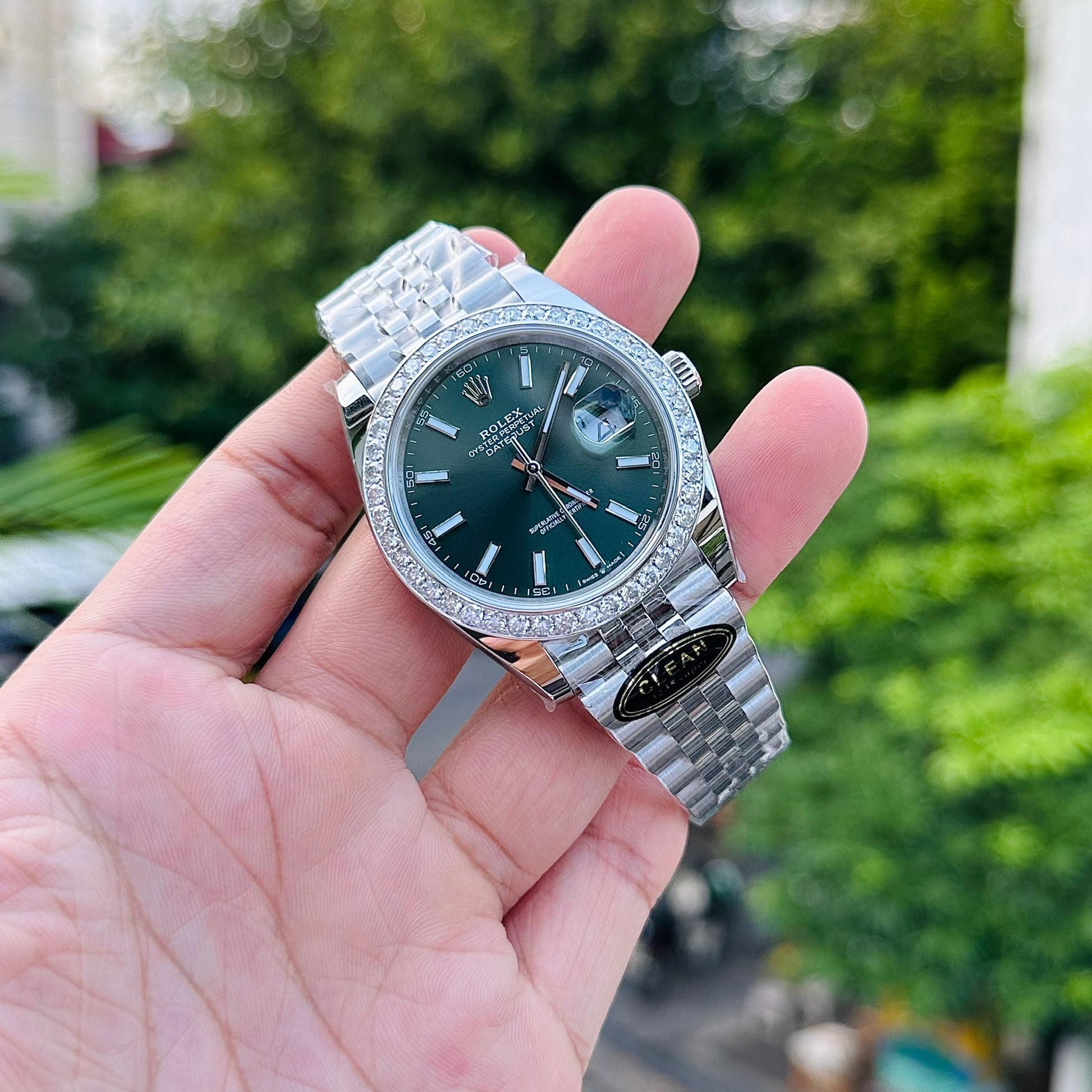 Rolex DateJust 126334 Lunette Moissanite Cadran vert olive 41 mm