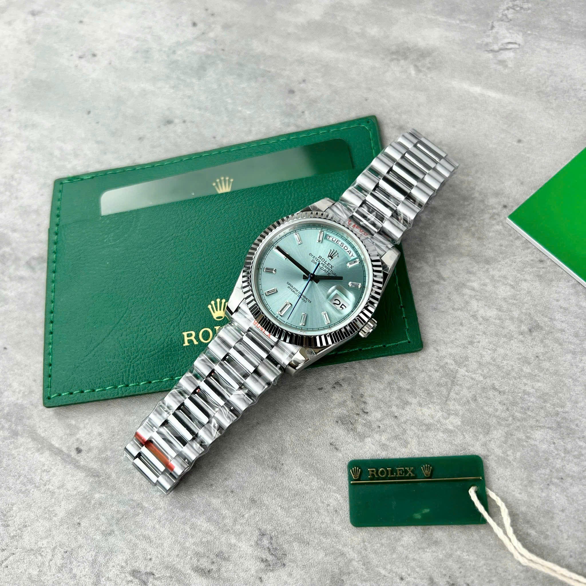 Rolex Day-Date 228236 Cadran bleu glacier V3 40mm