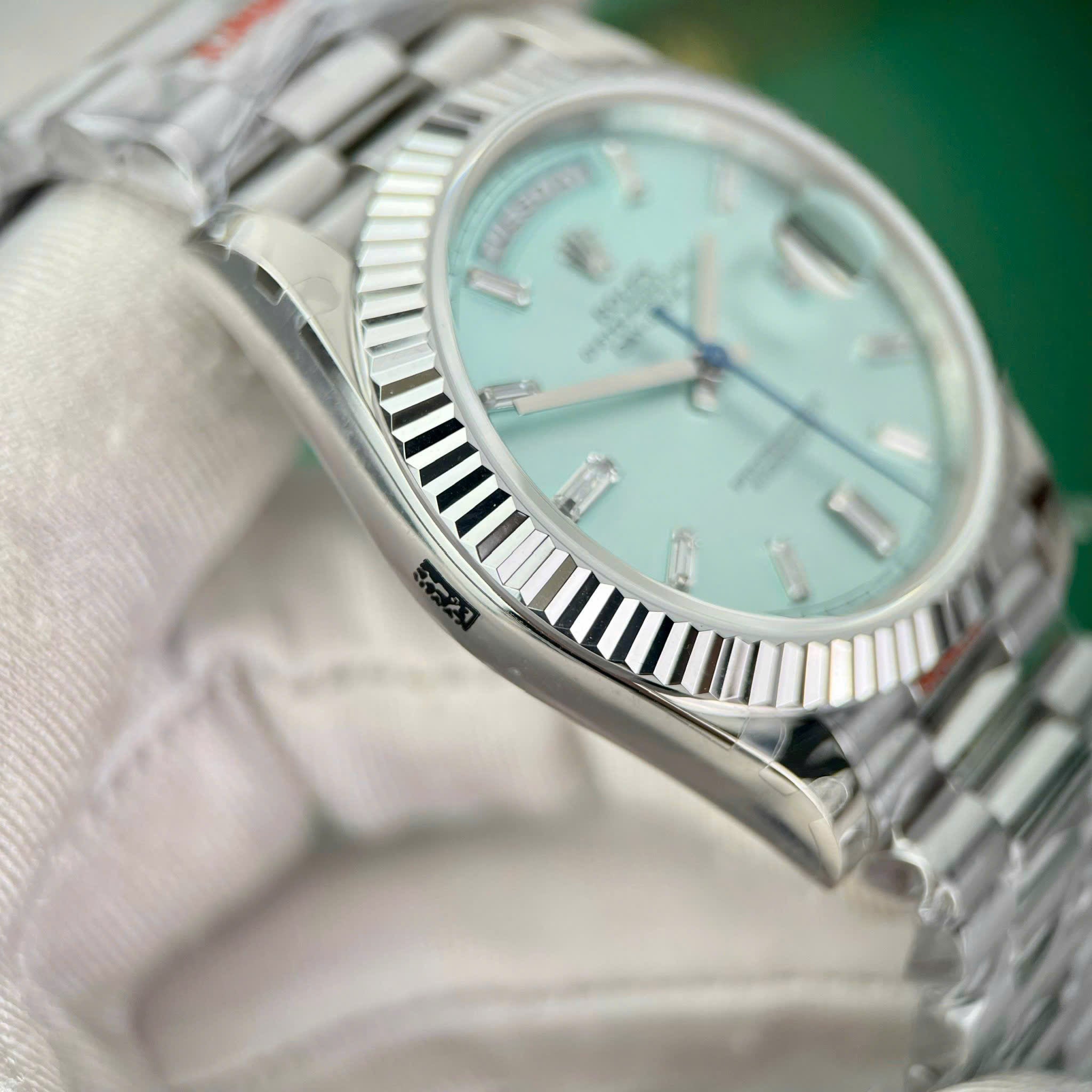 Rolex Day-Date 228236 Cadran bleu glacier V3 40mm
