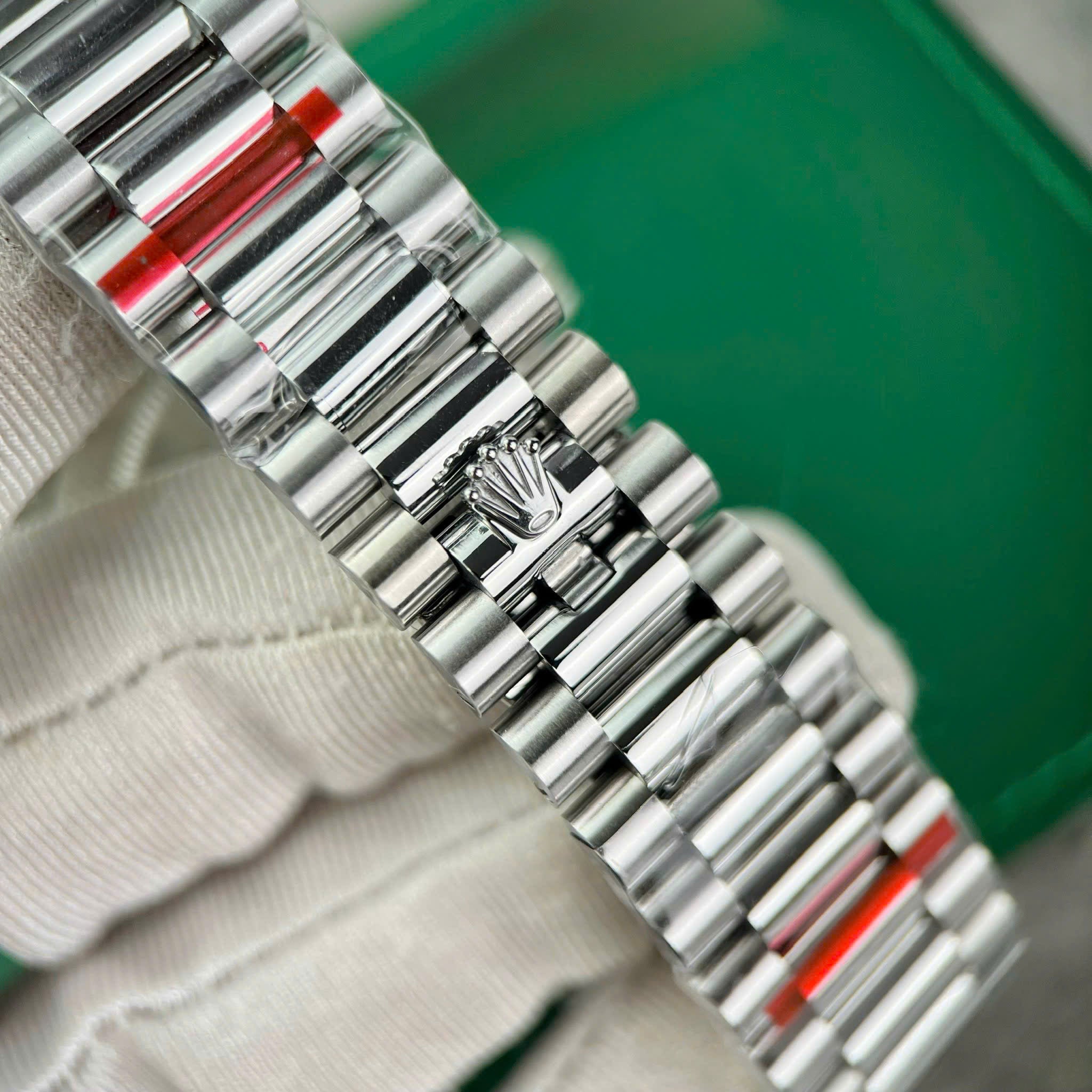 Rolex Day-Date 228236 Cadran bleu glacier V3 40mm