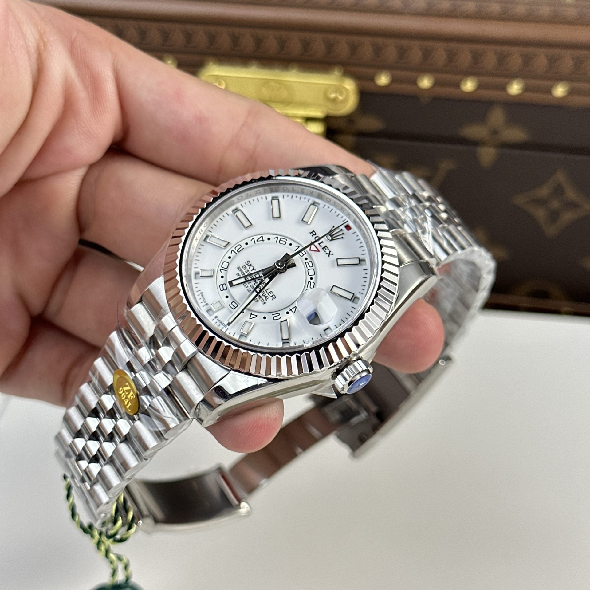 Rolex Sky Dweller 326934 Cadran Blanc Bracelet Jubilee 42 mm