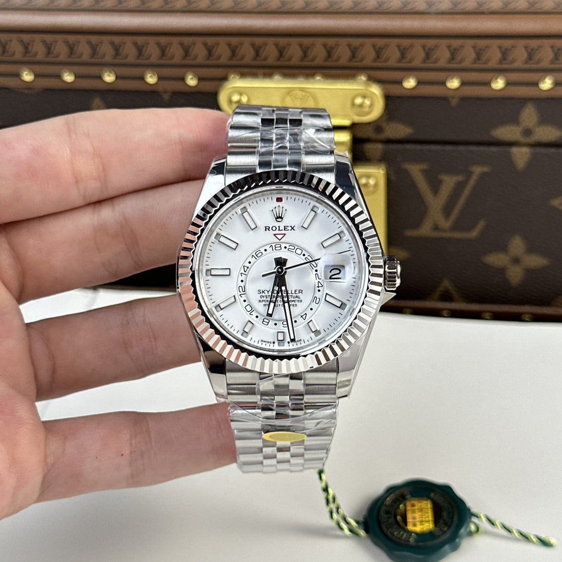 Rolex Sky Dweller 326934 Cadran Blanc Bracelet Jubilee 42 mm