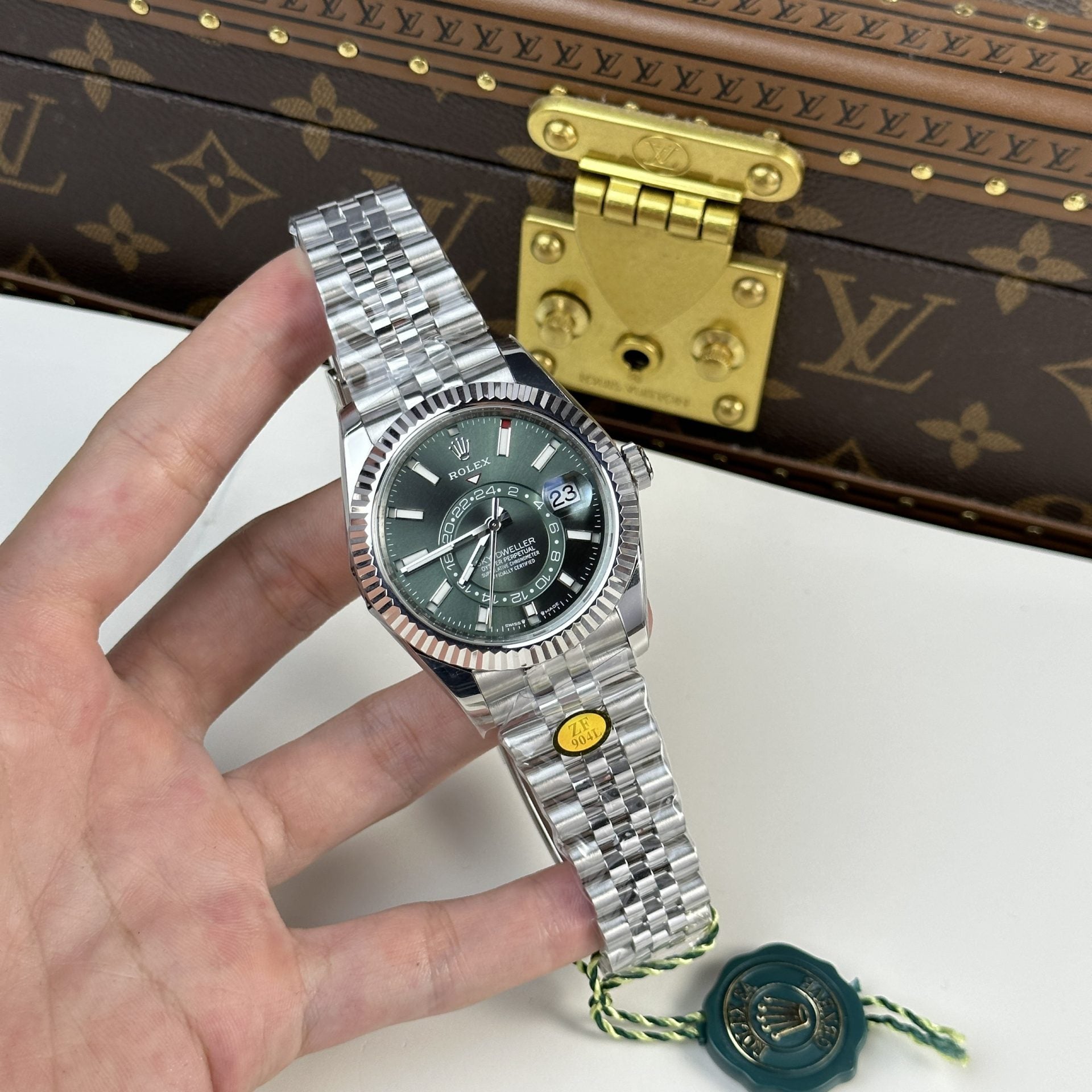 Rolex Sky Dweller 336934 Bracelet Jubilee Cadran Vert 42 mm
