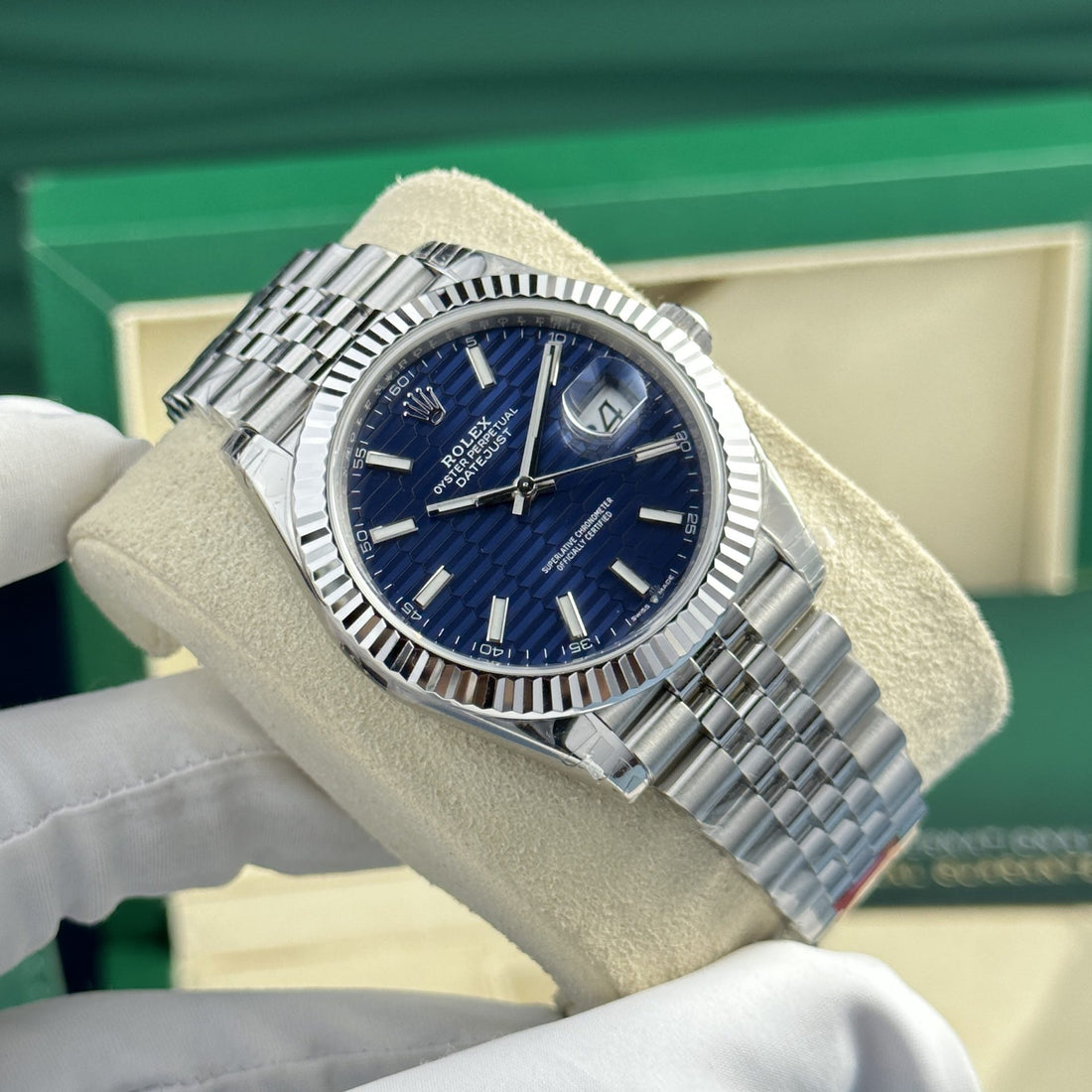 Montre réplique Rolex DateJust 126334 Cadran bleu à motif 41 mm