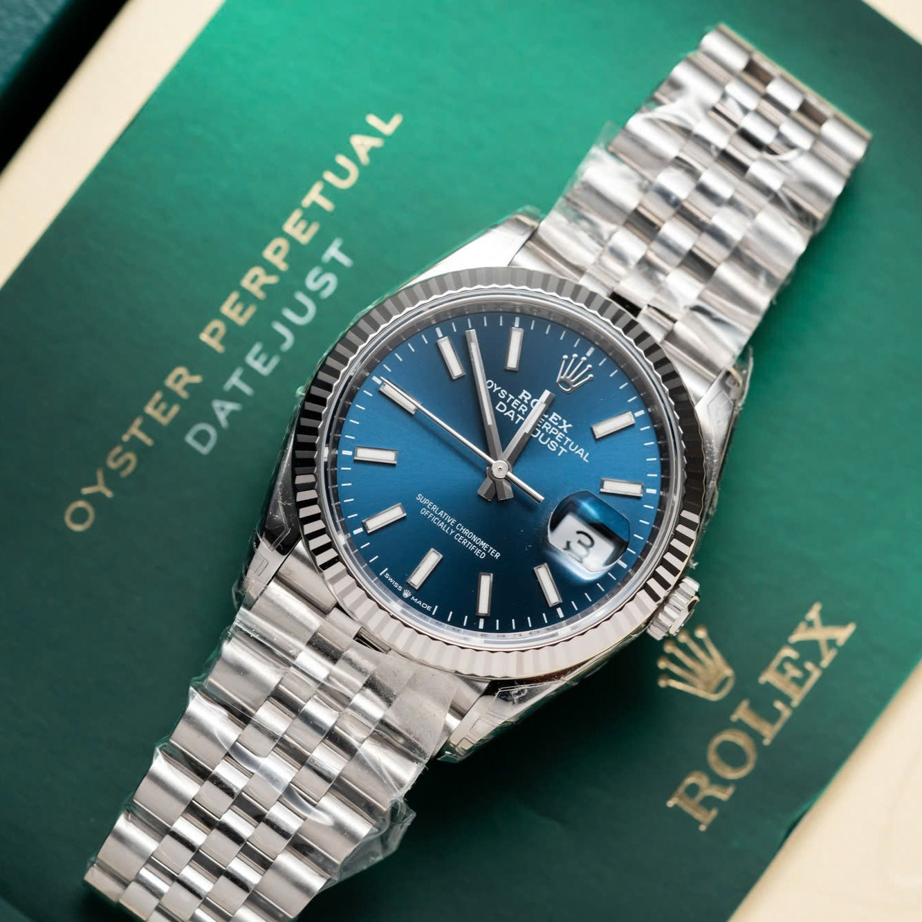 Rolex DateJust 126234 Cadran Bleu chiffre lumineux 36mm