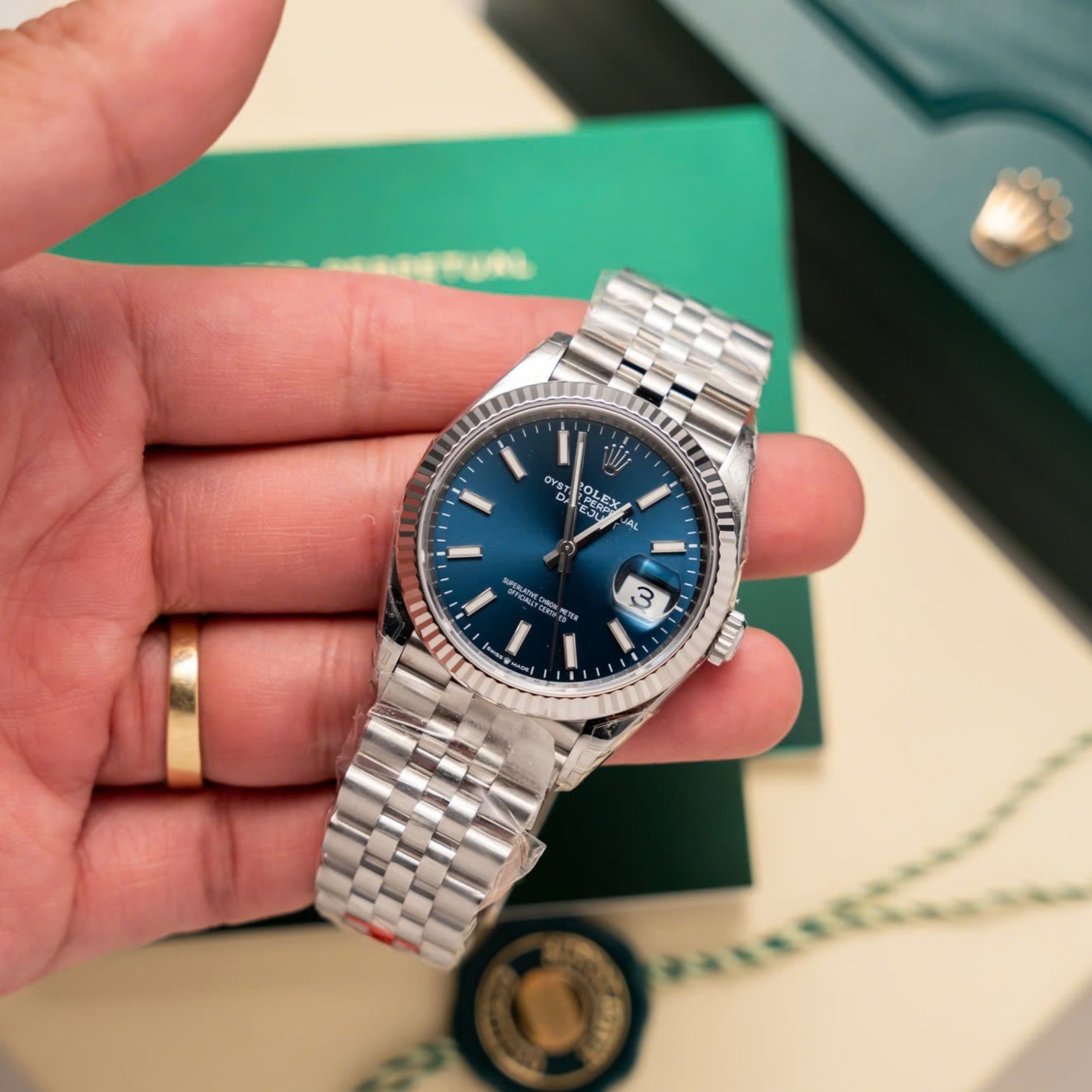 Rolex DateJust 126234 Cadran Bleu chiffre lumineux 36mm