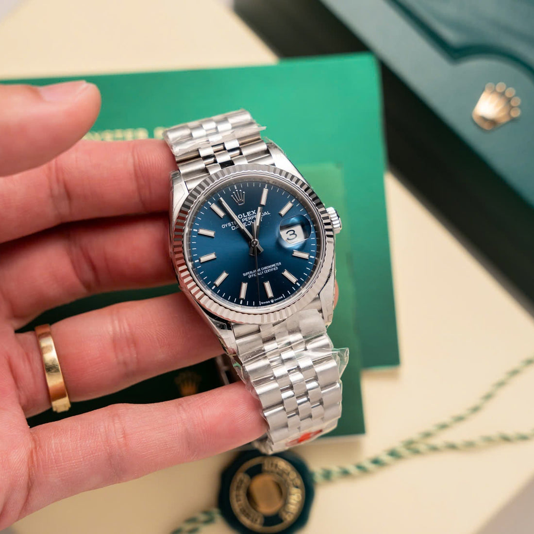 Rolex DateJust 126234 Cadran Bleu chiffre lumineux 36mm