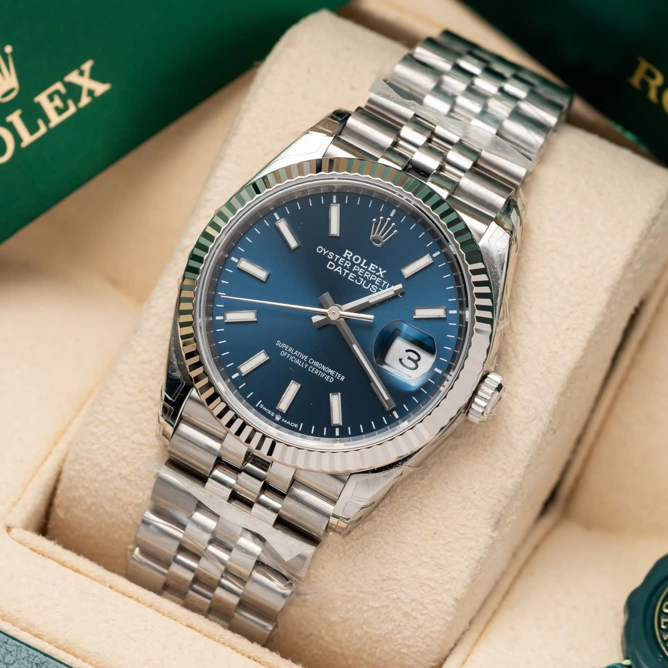 Rolex DateJust 126234 Cadran Bleu chiffre lumineux 36mm
