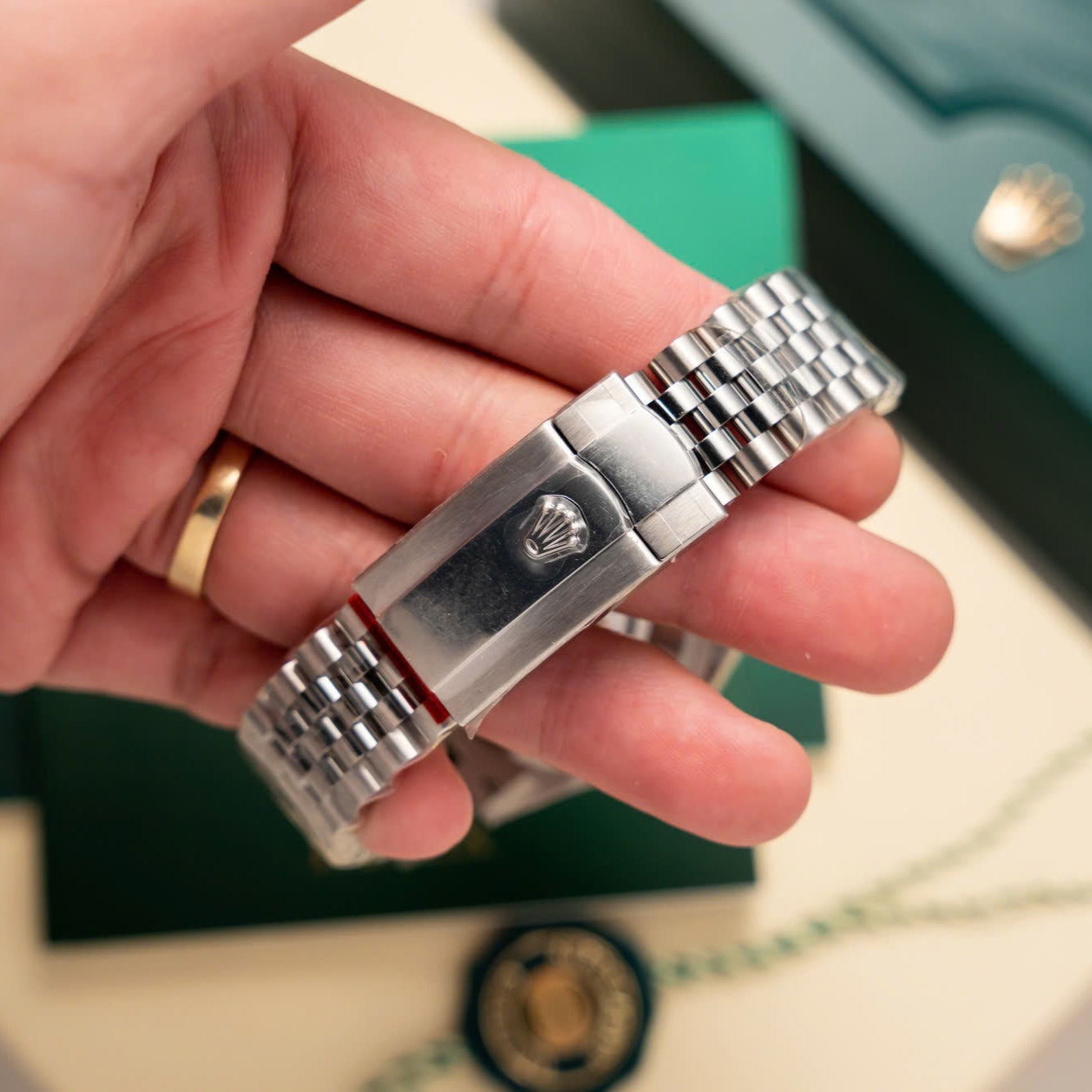 Rolex DateJust 126234 Cadran Bleu avec chiffres en pierre 36 mm