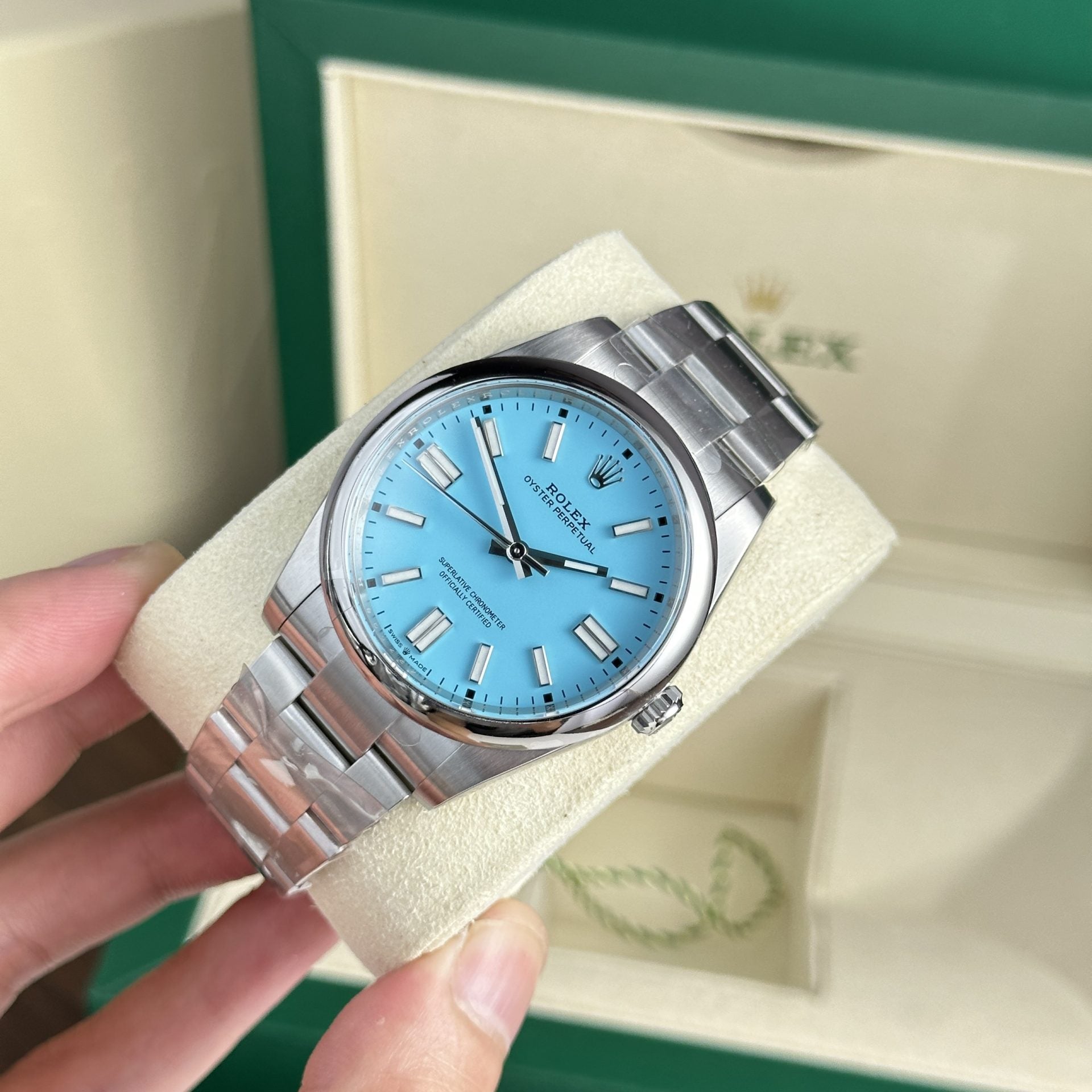 Rolex Oyster Perpetual 124300 Ice Dial 41 mm