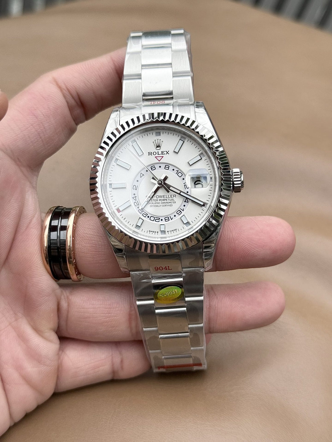 Rolex Sky Dweller 326934 Cadran blanc Fil métallique 42 mm