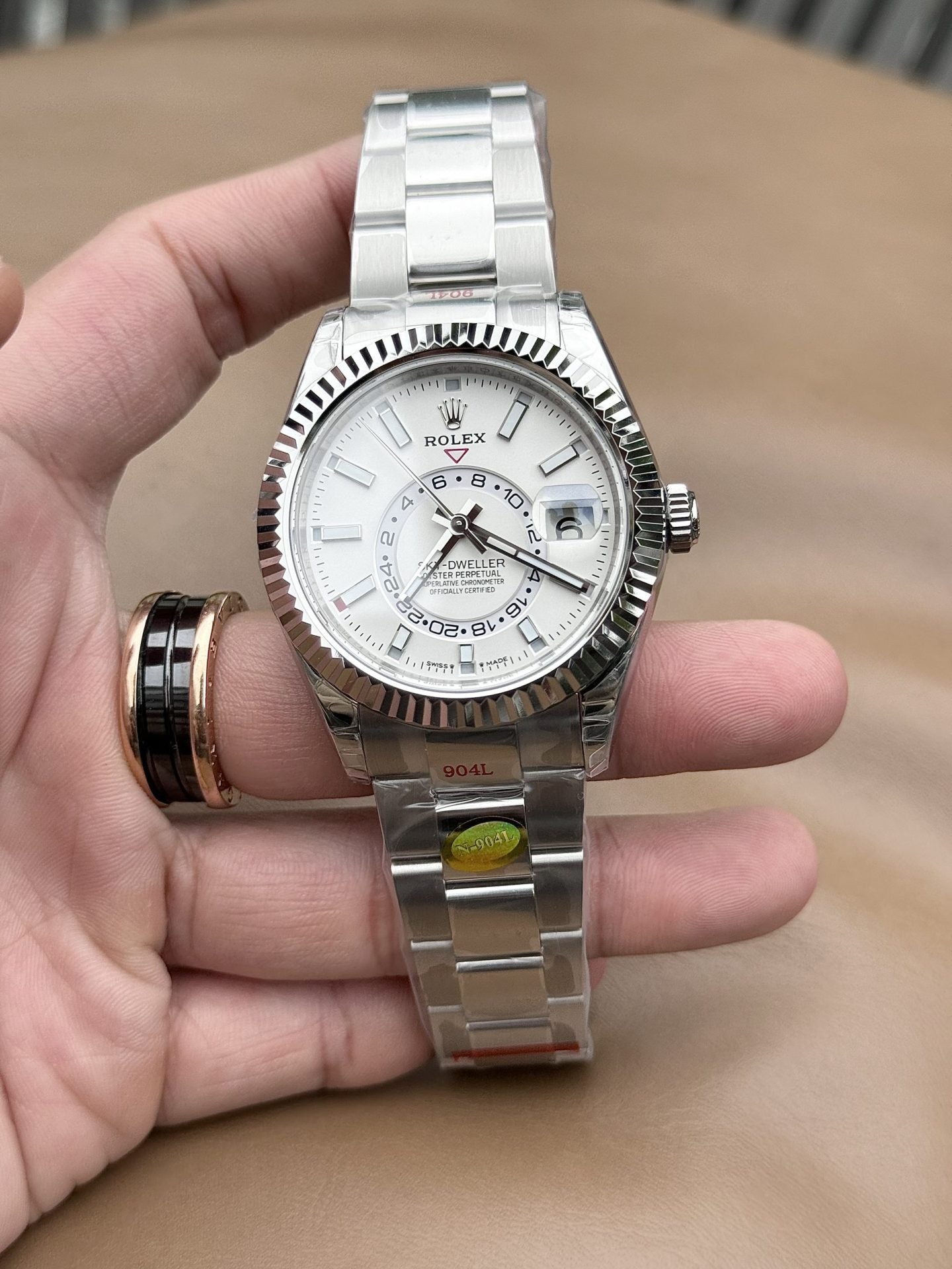 Rolex Sky Dweller 326934 Cadran blanc Fil métallique 42 mm