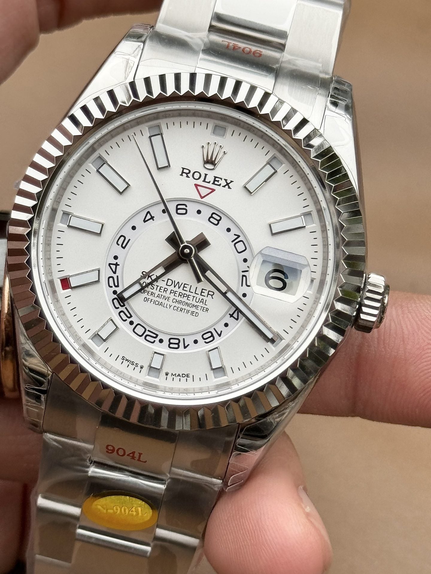 Rolex Sky Dweller 326934 Cadran blanc Fil métallique 42 mm