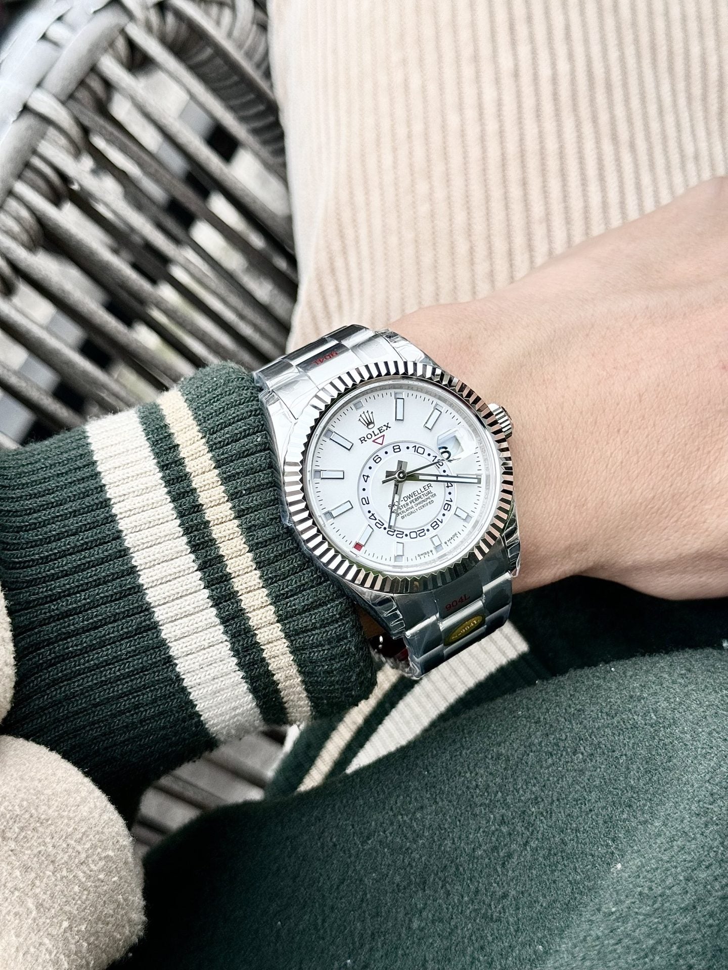 Rolex Sky Dweller 326934 Cadran blanc Fil métallique 42 mm