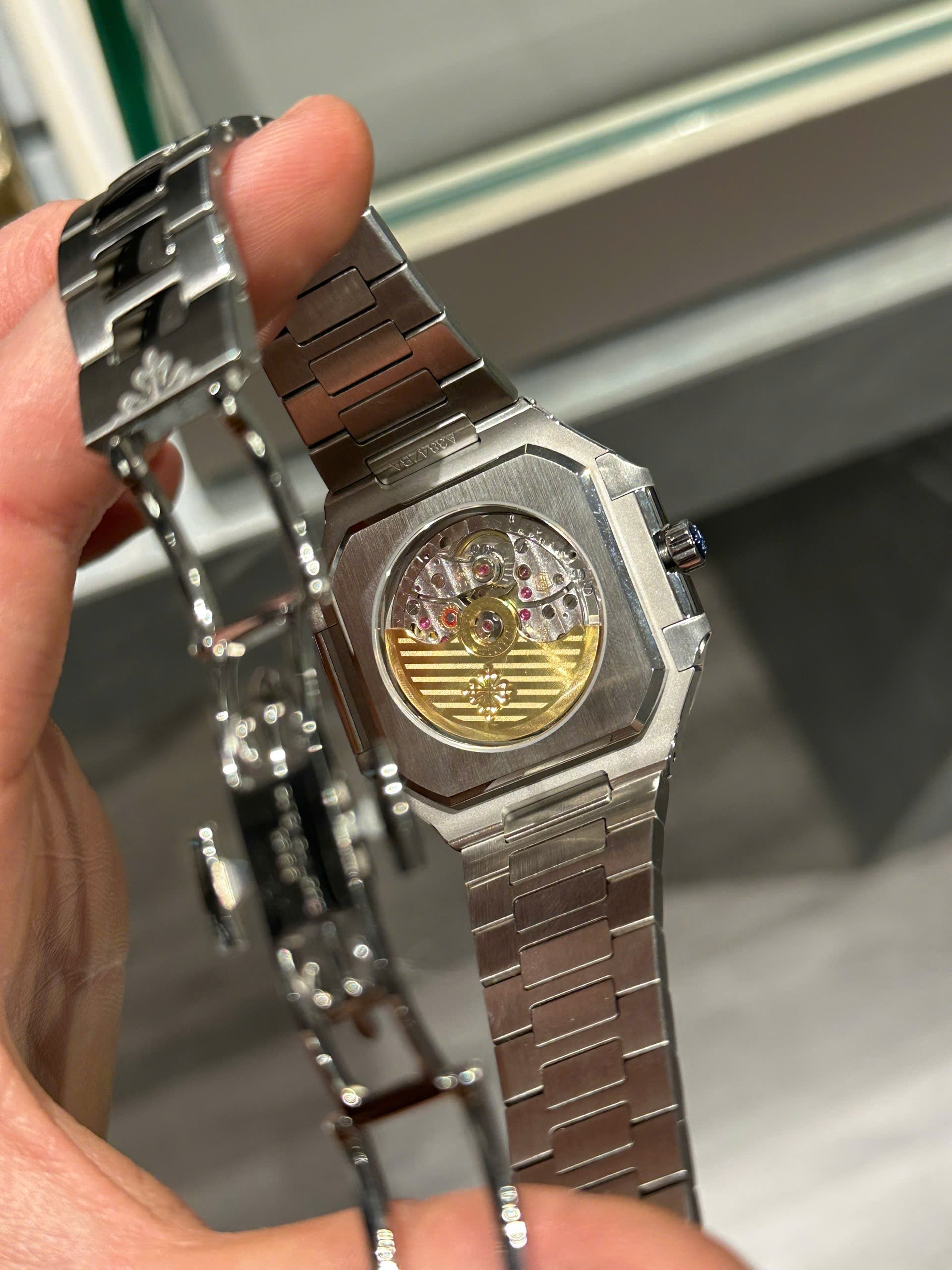 Patek Philippe Cubitus 5821 bracelet en métal noir 45 mm