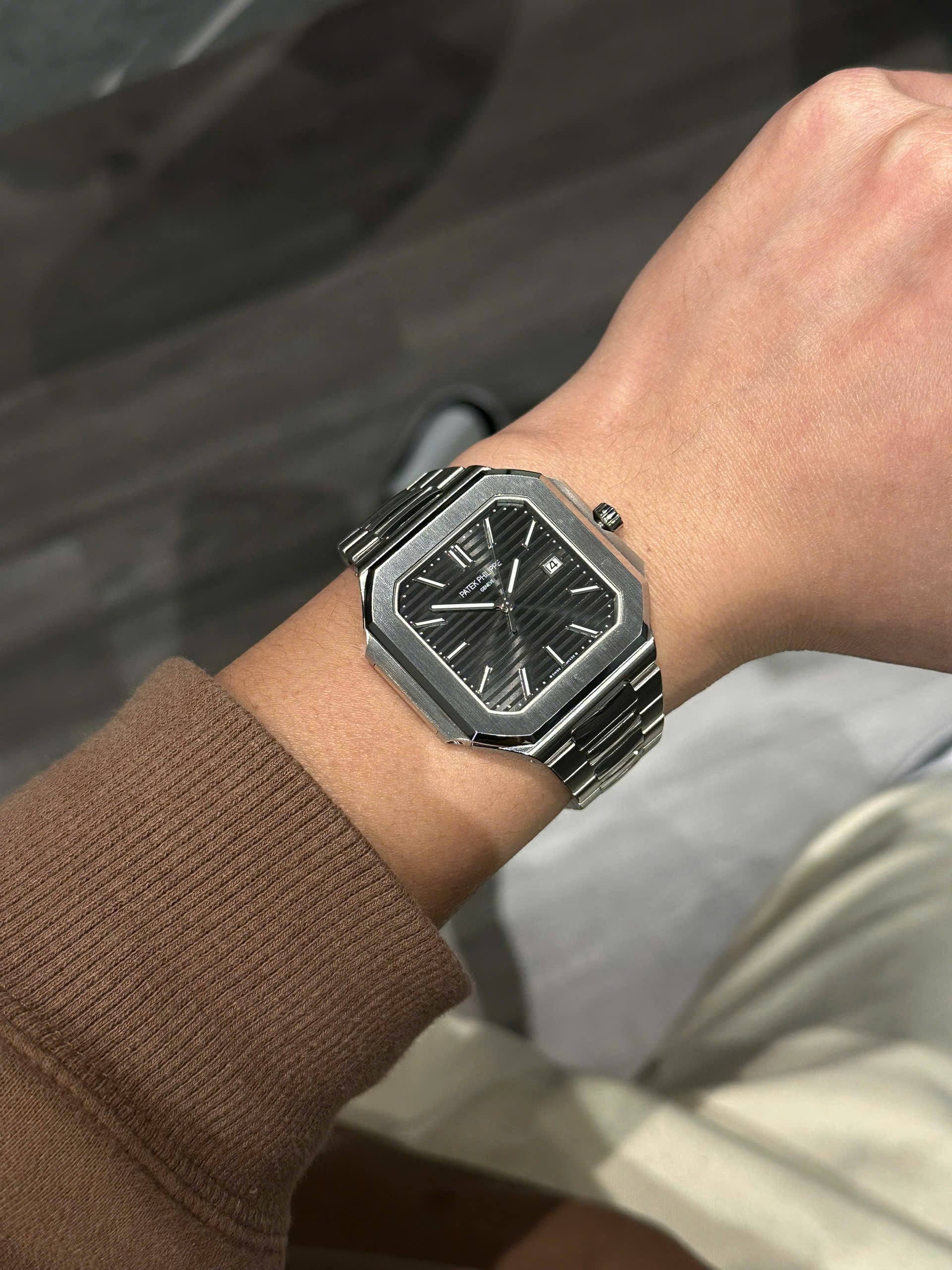 Patek Philippe Cubitus 5821 bracelet en métal noir 45 mm