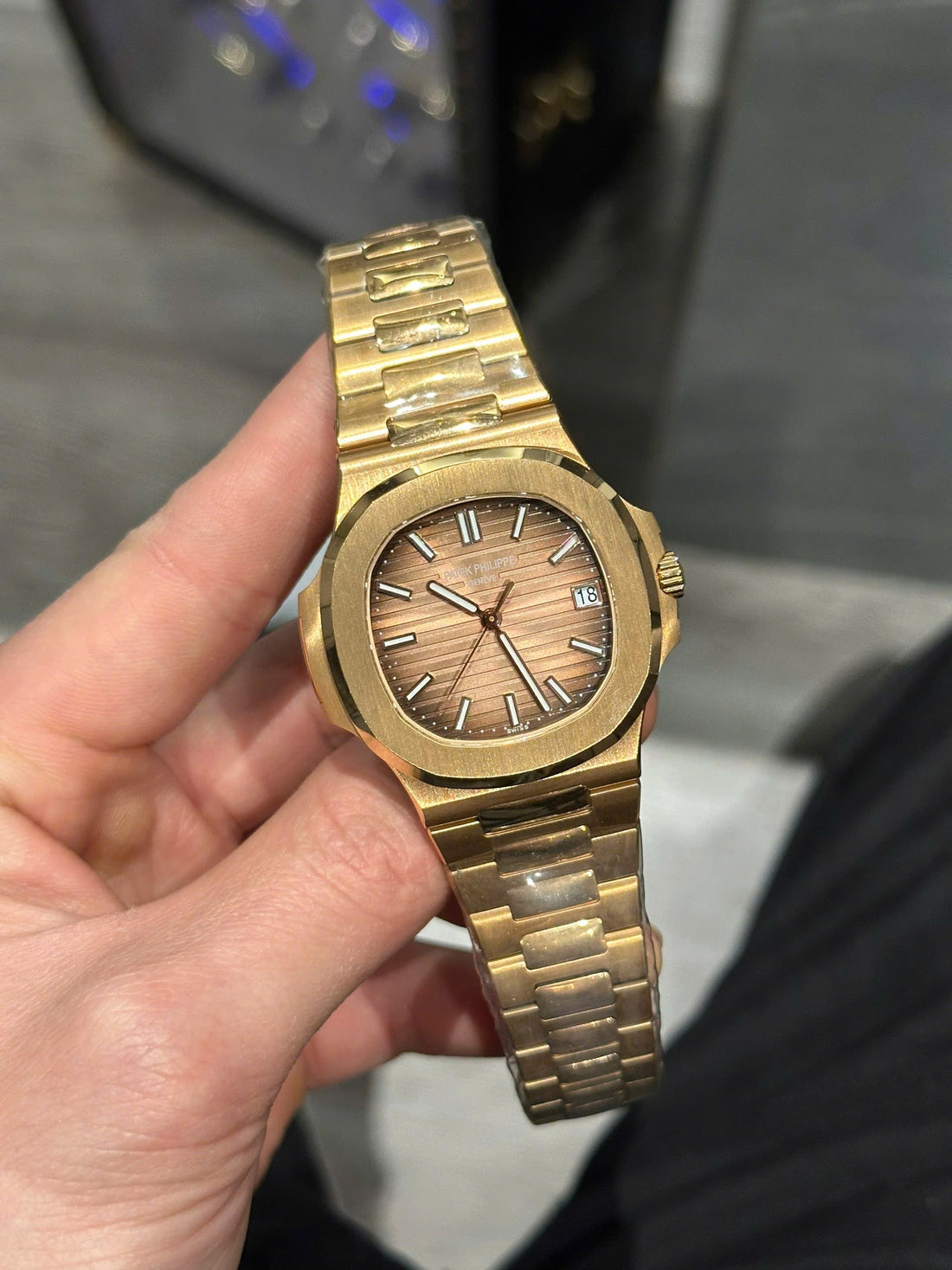 Patek Philippe Nautilus 5711 plaqué or rose, cadran chocolat 3K, usine
