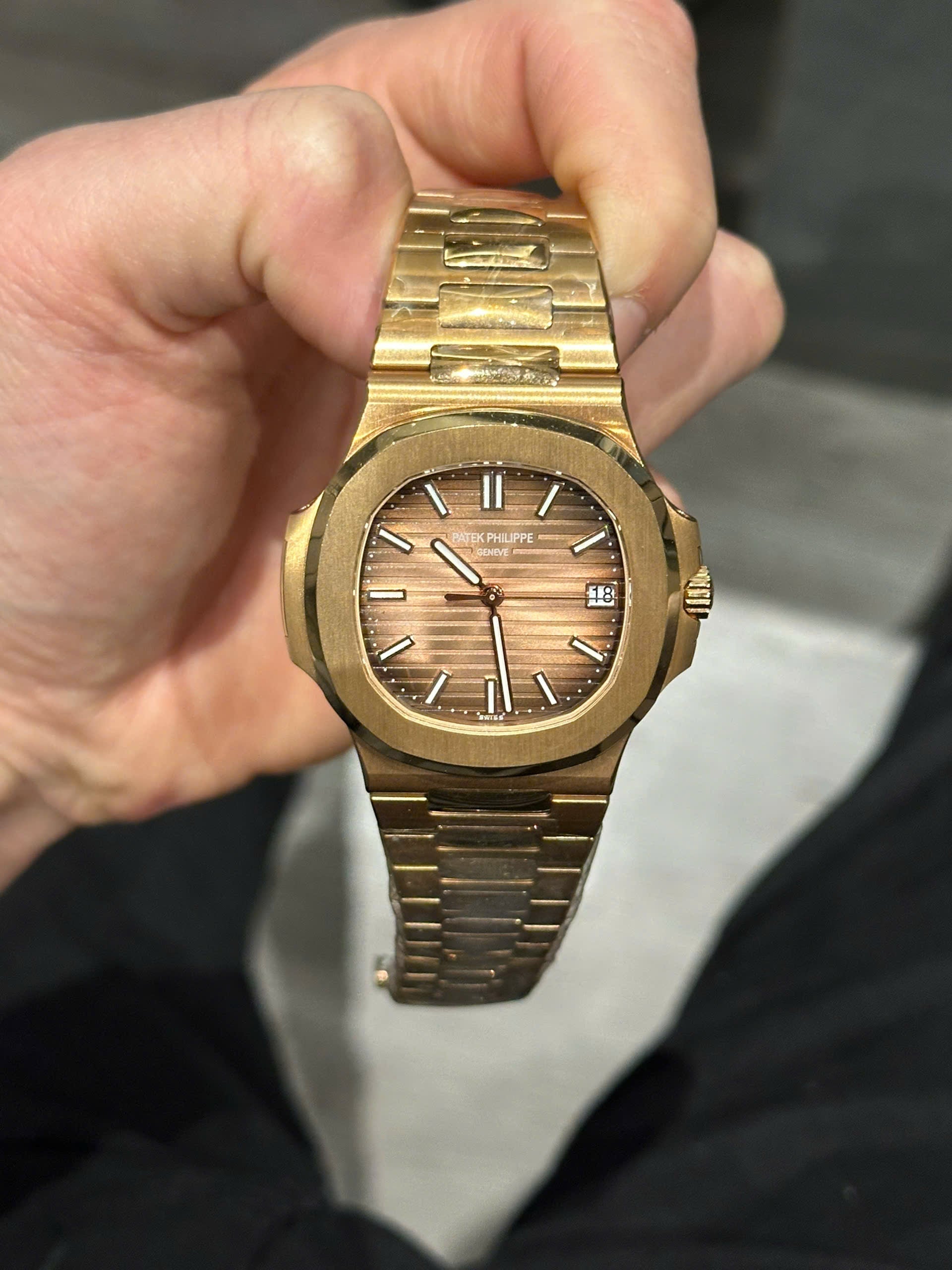 Patek Philippe Nautilus 5711 plaqué or rose, cadran chocolat 3K, usine