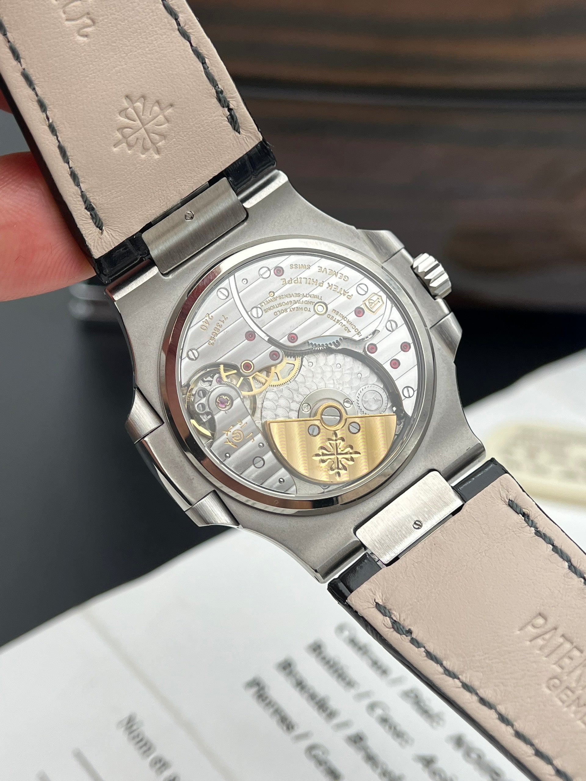 Patek Philippe Nautilus 5712 bracelet cuir GR Factory 40 mm