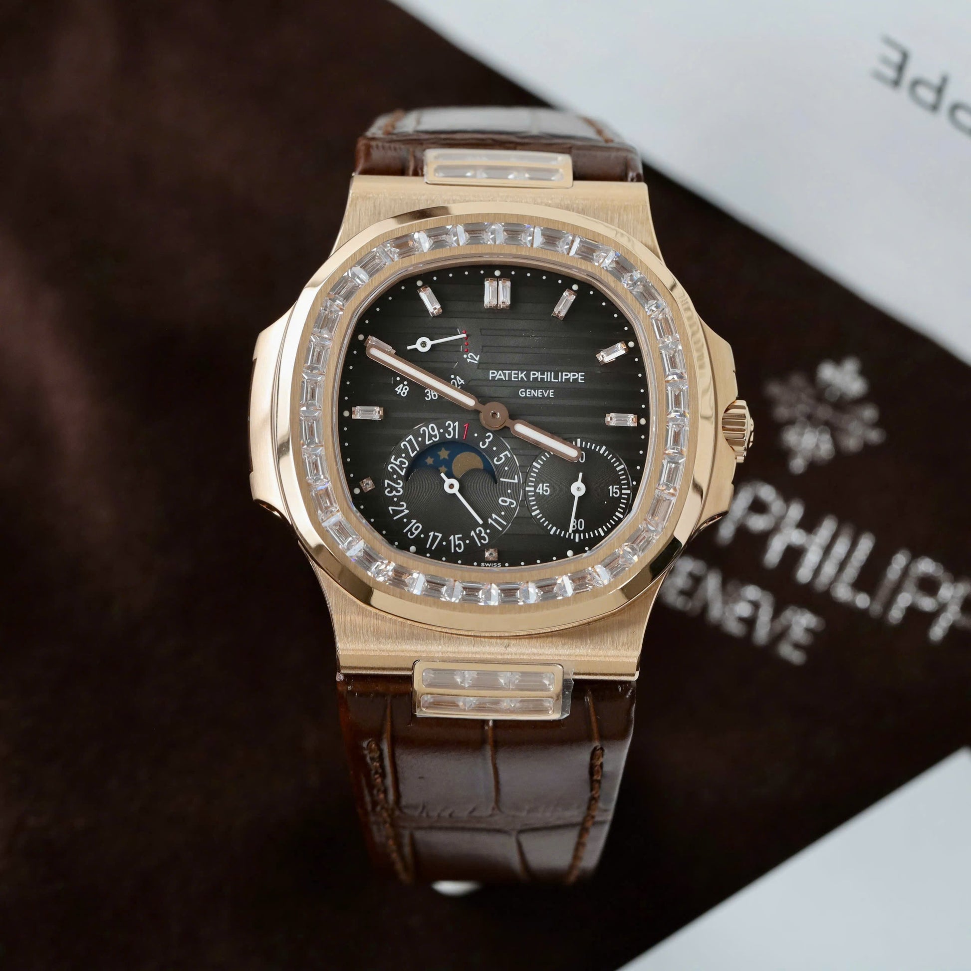 Patek Philippe Nautilus 5724 Bracelet en cuir or rose 40 mm