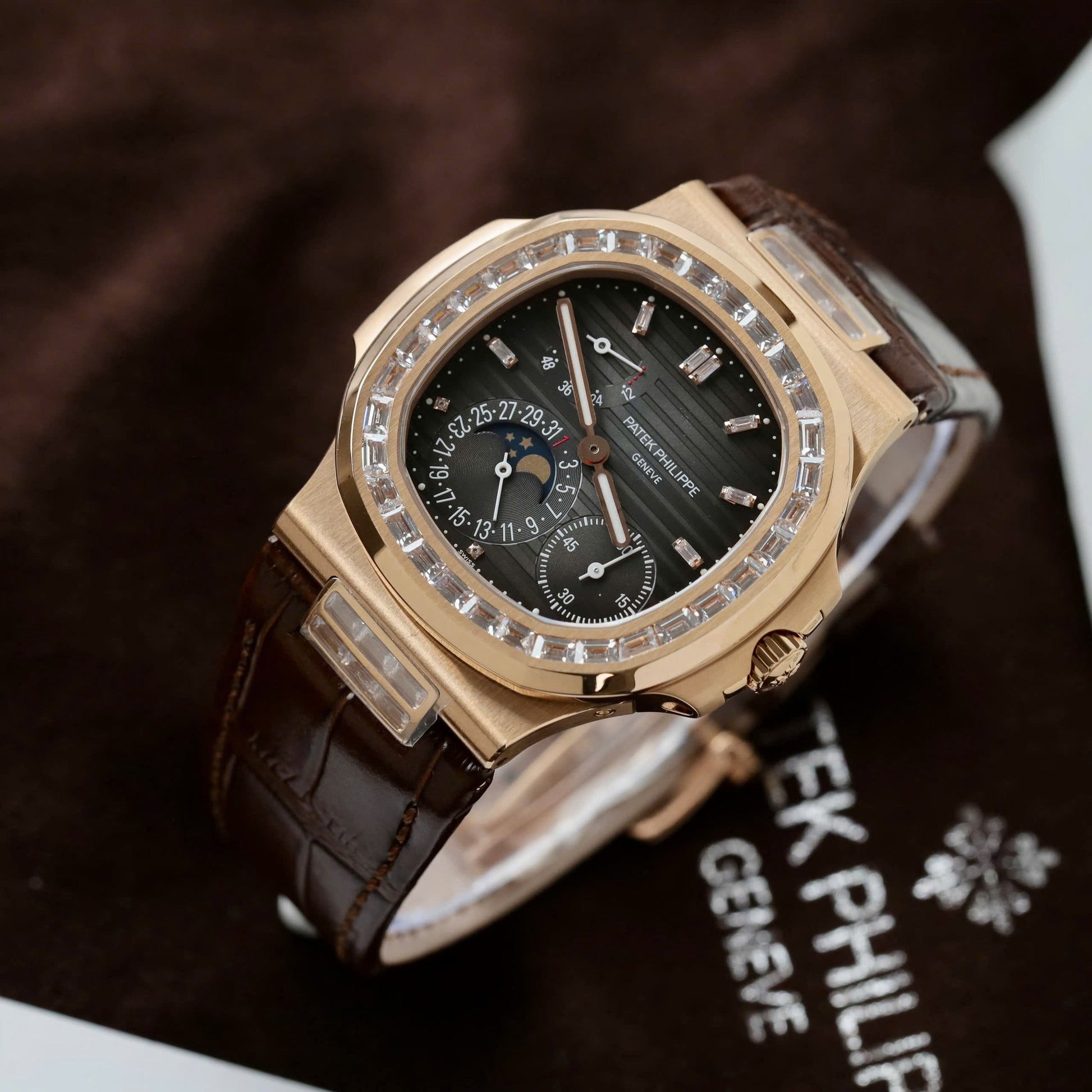 Patek Philippe Nautilus 5724 Bracelet en cuir or rose 40 mm