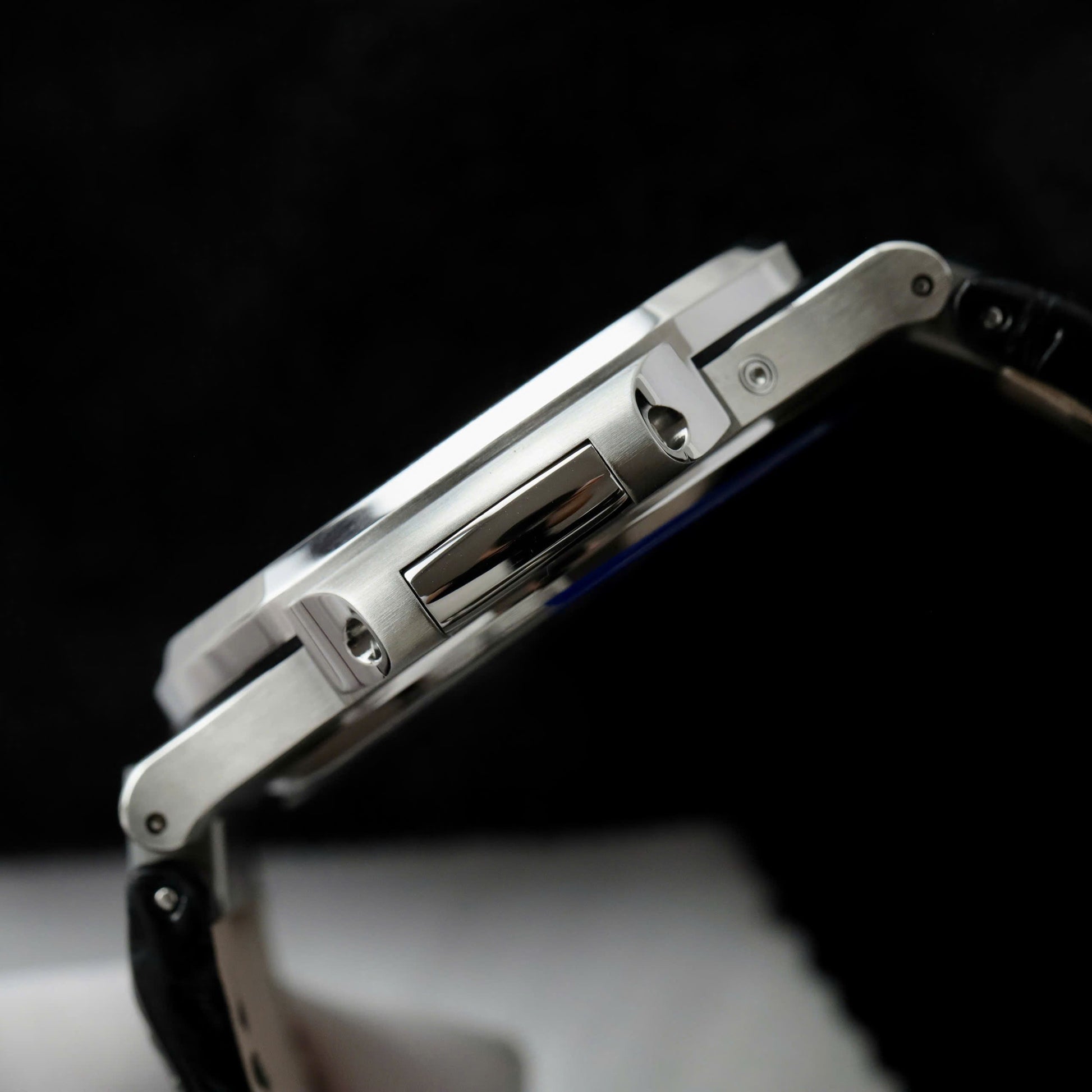 Patek Philippe Nautilus 5724 Cadran gris Bracelet cuir 40 mm