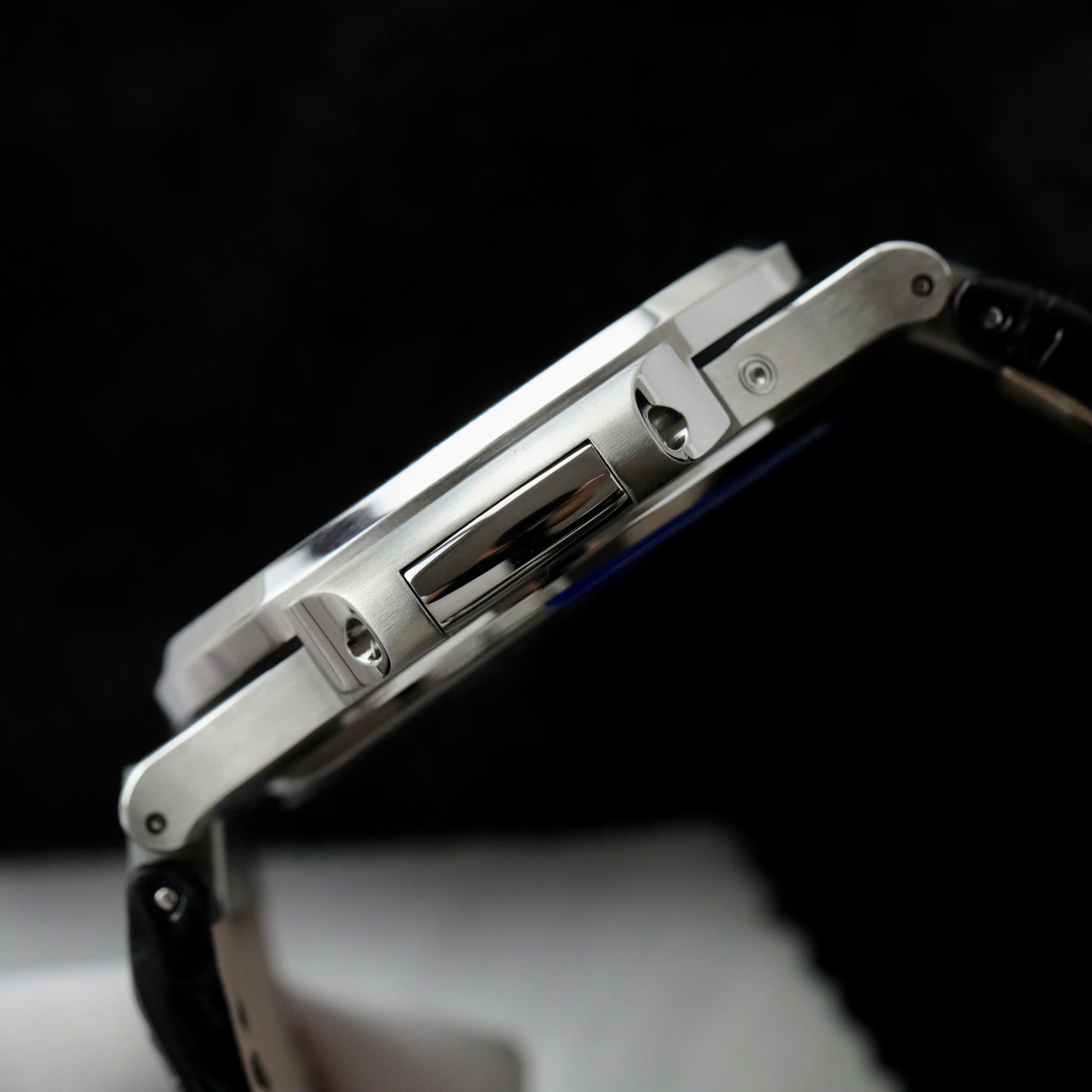 Patek Philippe Nautilus 5724 Cadran gris Bracelet cuir 40 mm