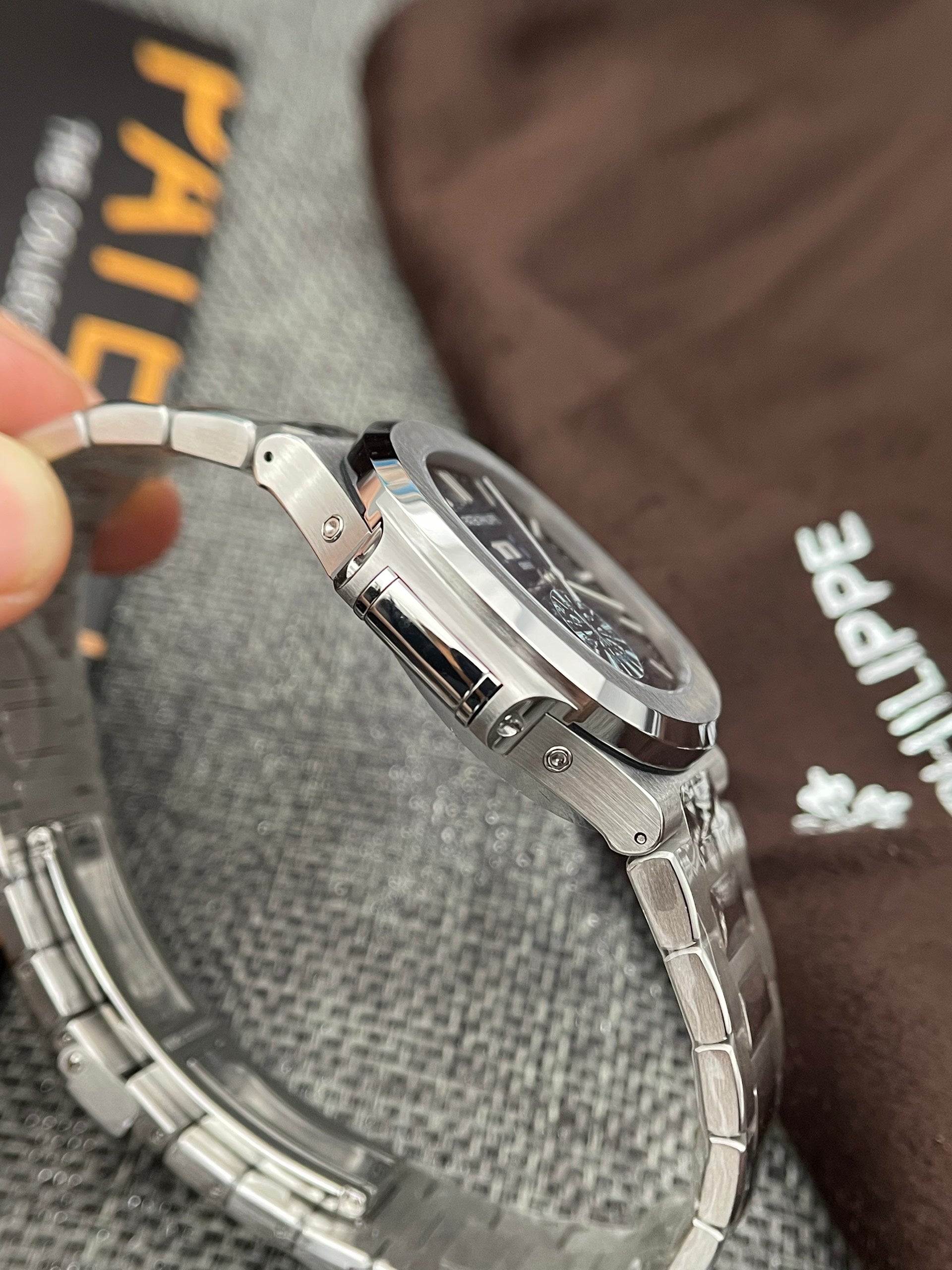 Patek Philippe Nautilus 5726G Cadran Bleu GR Factory 40,5 mm