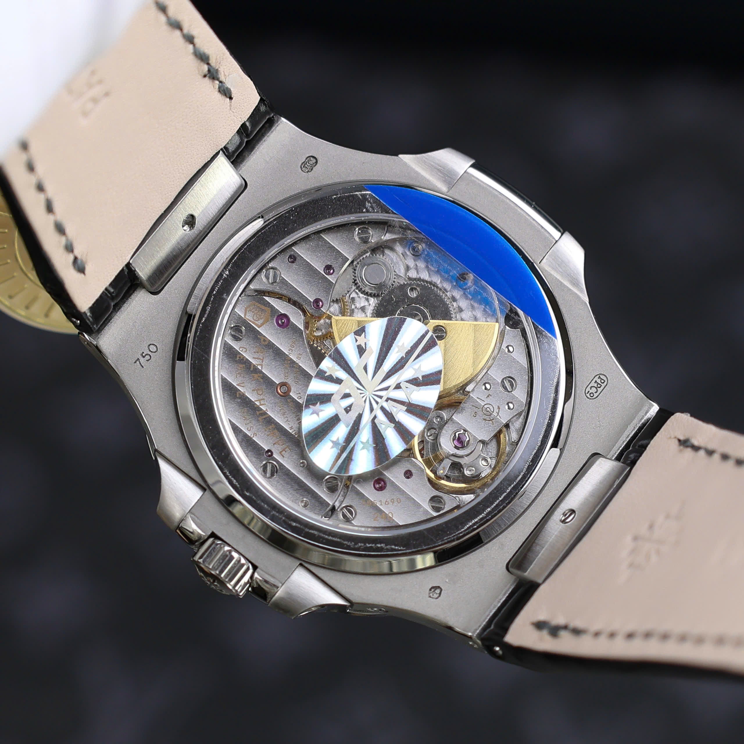 Patek Philippe Nautilus 5712 Cadran Gris Bracelet Cuir PPF Factory 40mm