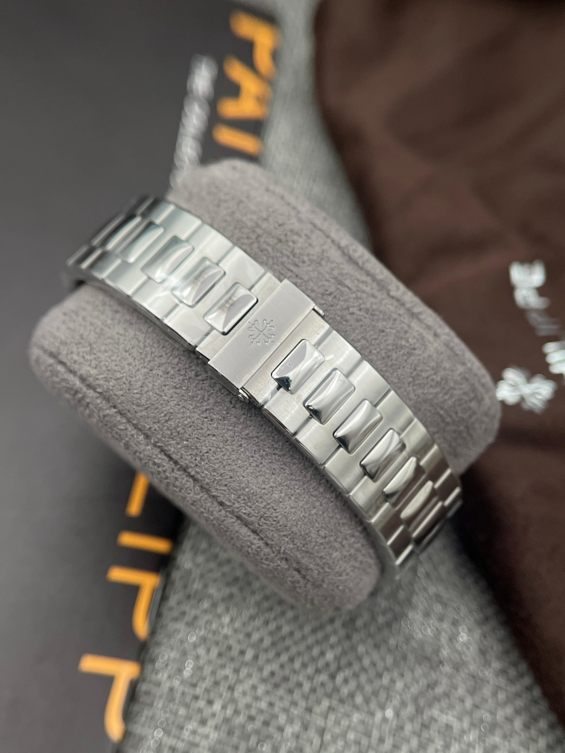 Patek Philippe Nautilus 5726G Cadran Gris GR Factory 40,5 mm