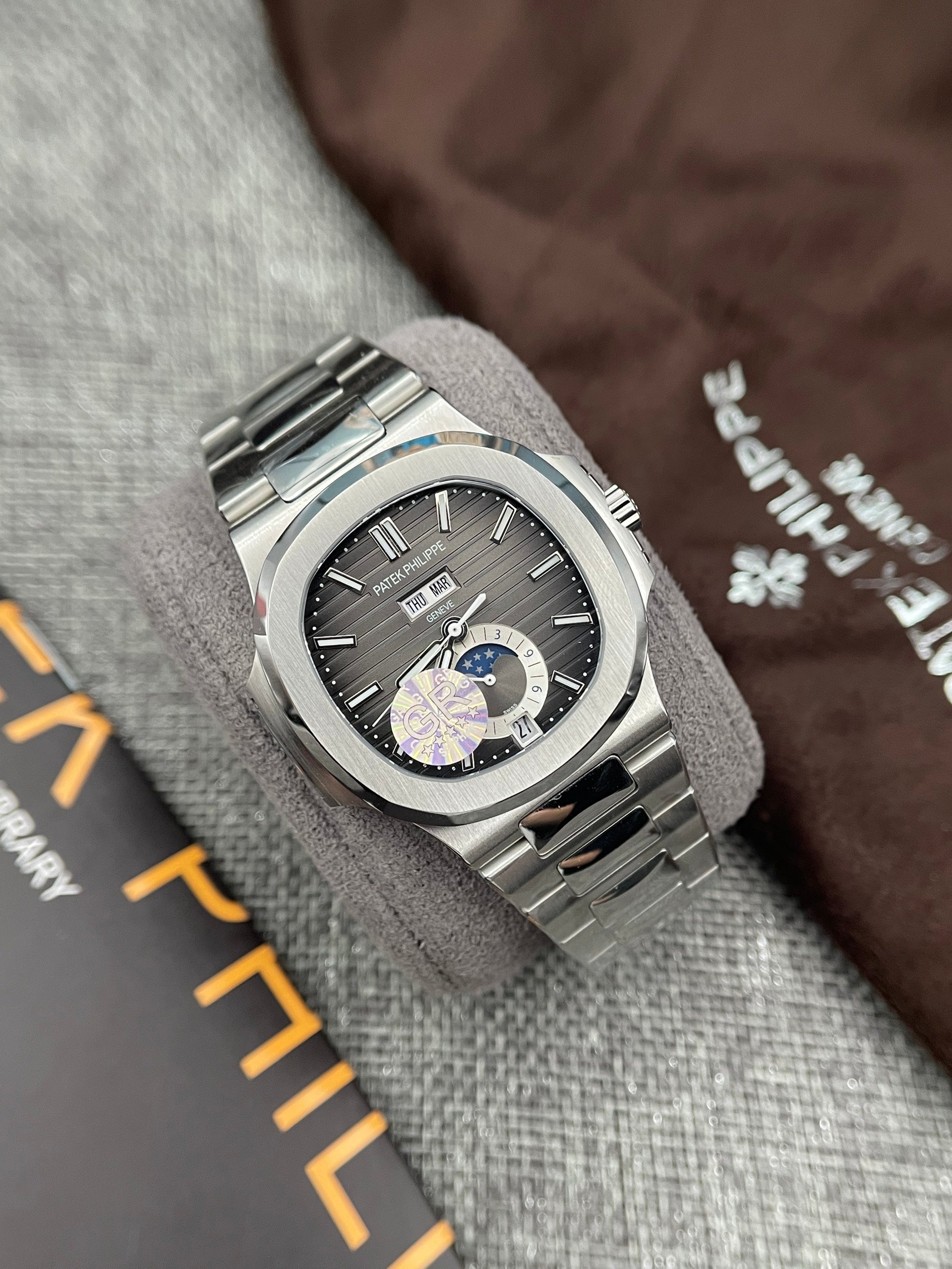 Patek Philippe Nautilus 5726G Cadran Gris GR Factory 40,5 mm