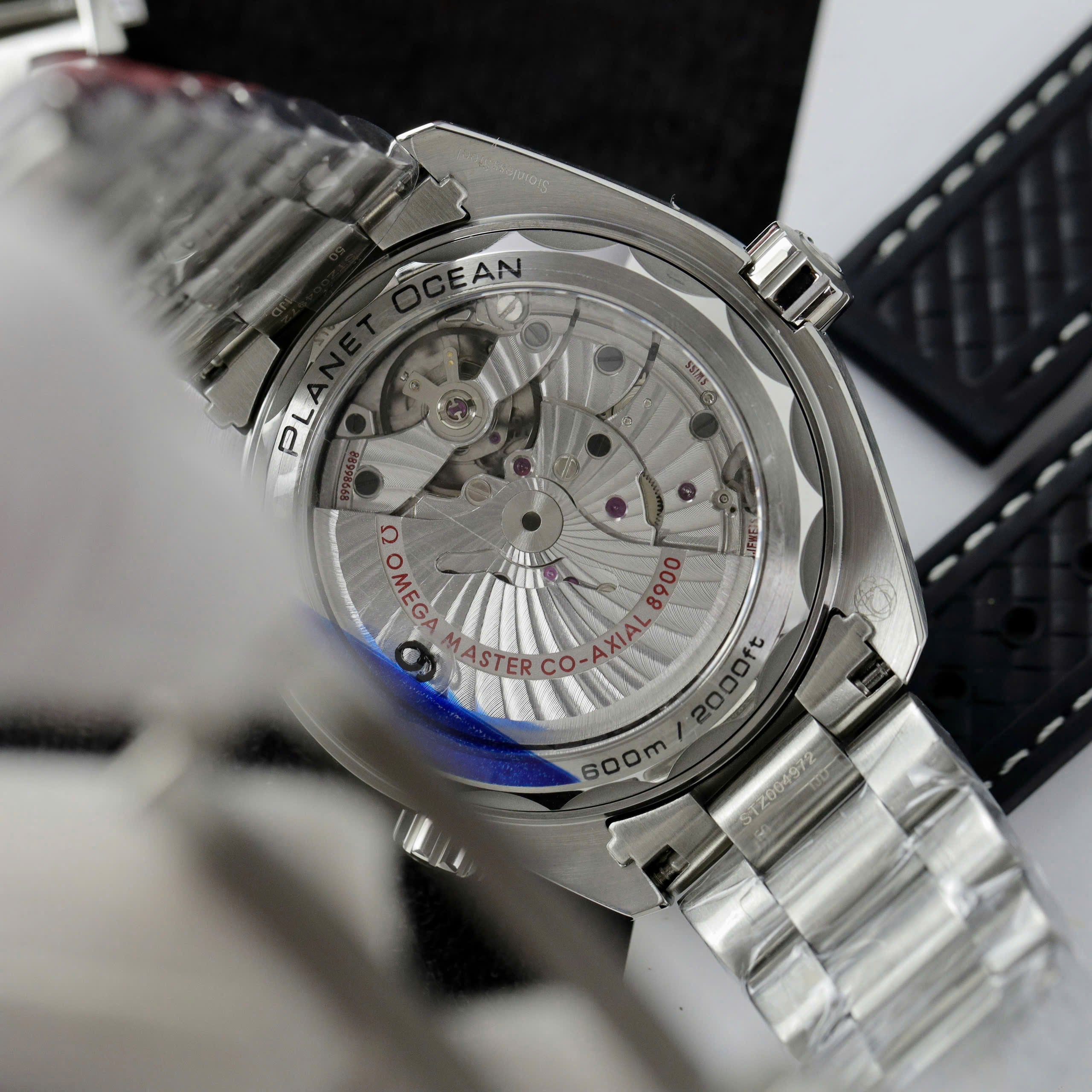 Omega Planet Ocean Stahlarmband schwarzes Zifferblatt 43,5 mm