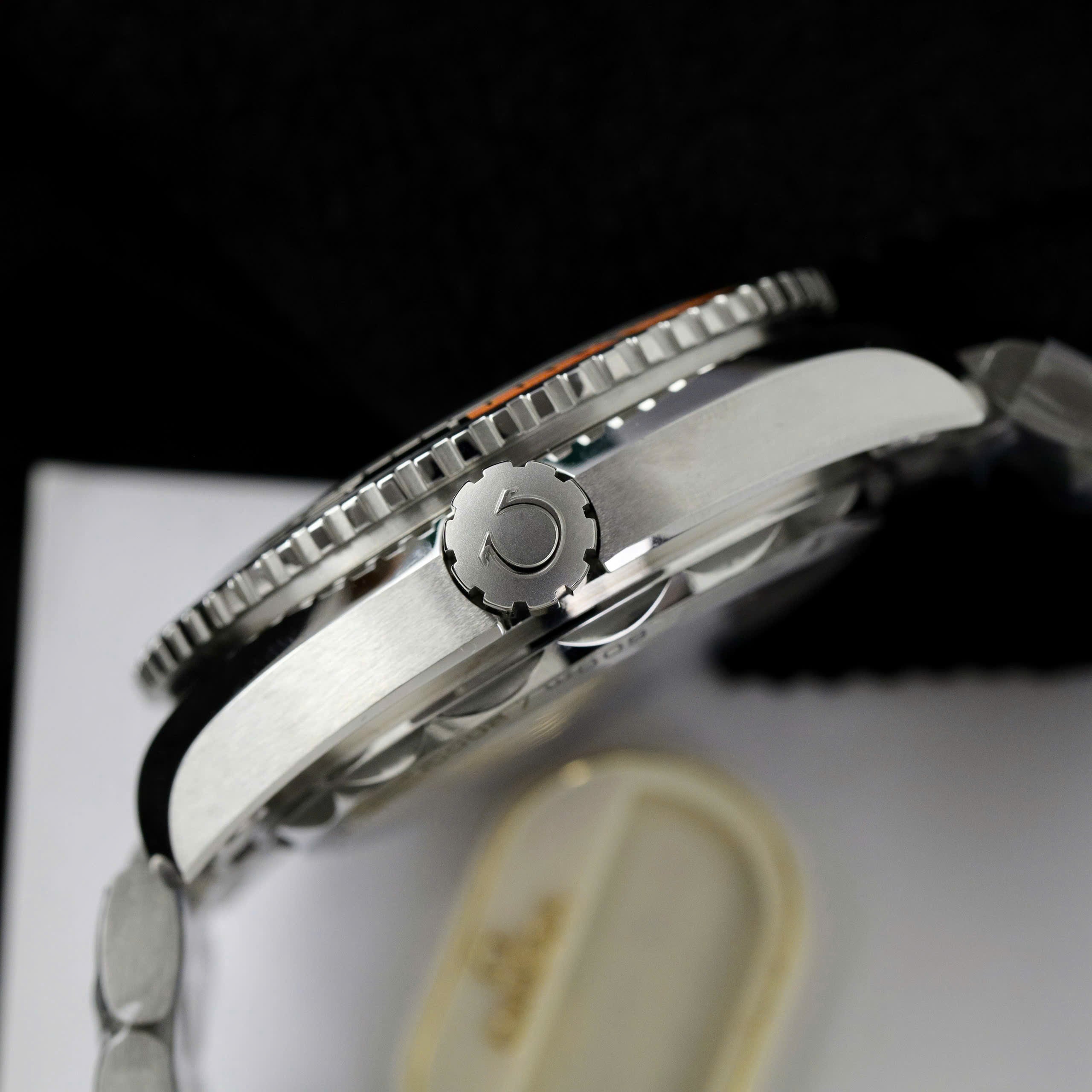 Omega Planet Ocean Stahlarmband schwarzes Zifferblatt 43,5 mm