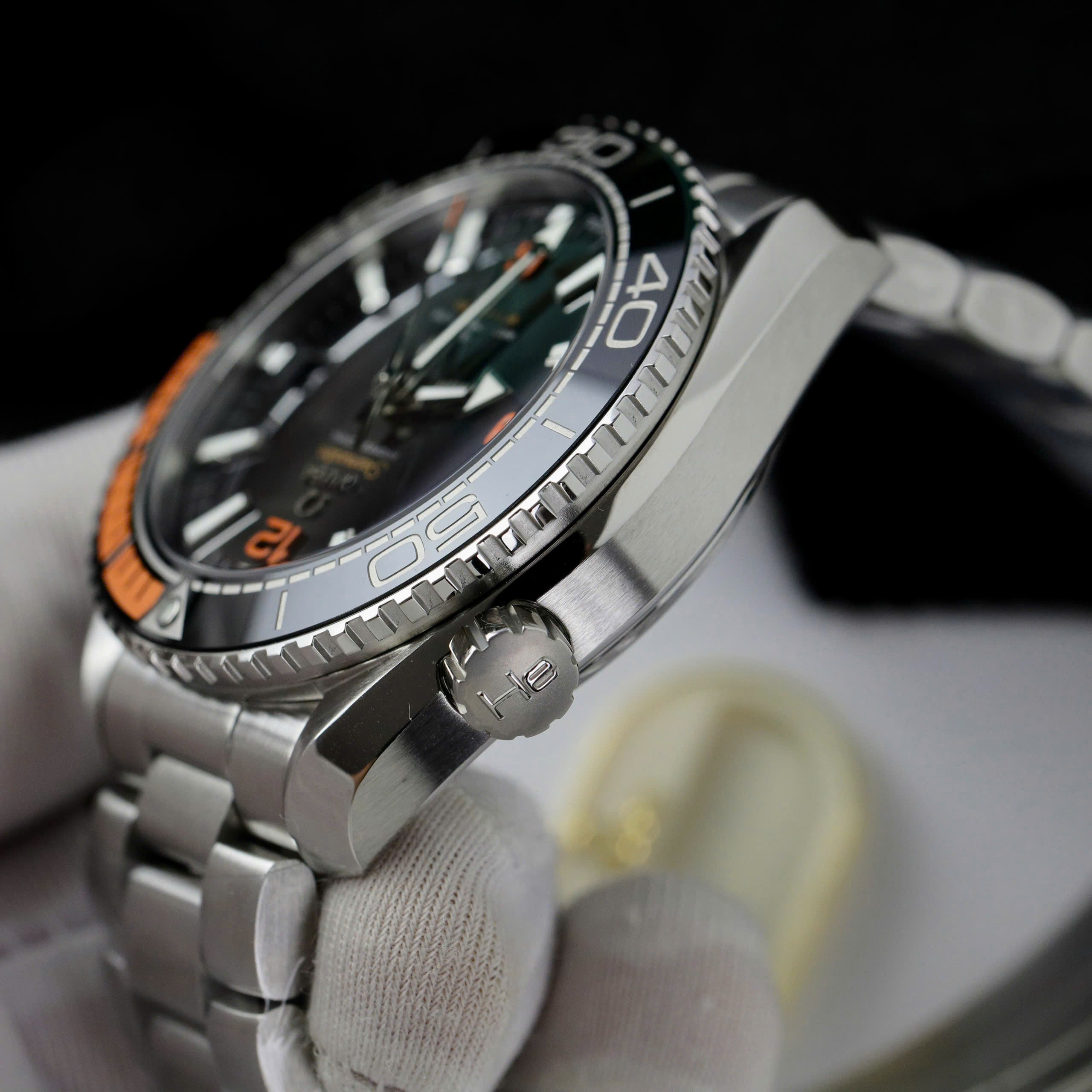 Omega Planet Ocean Stahlarmband schwarzes Zifferblatt 43,5 mm