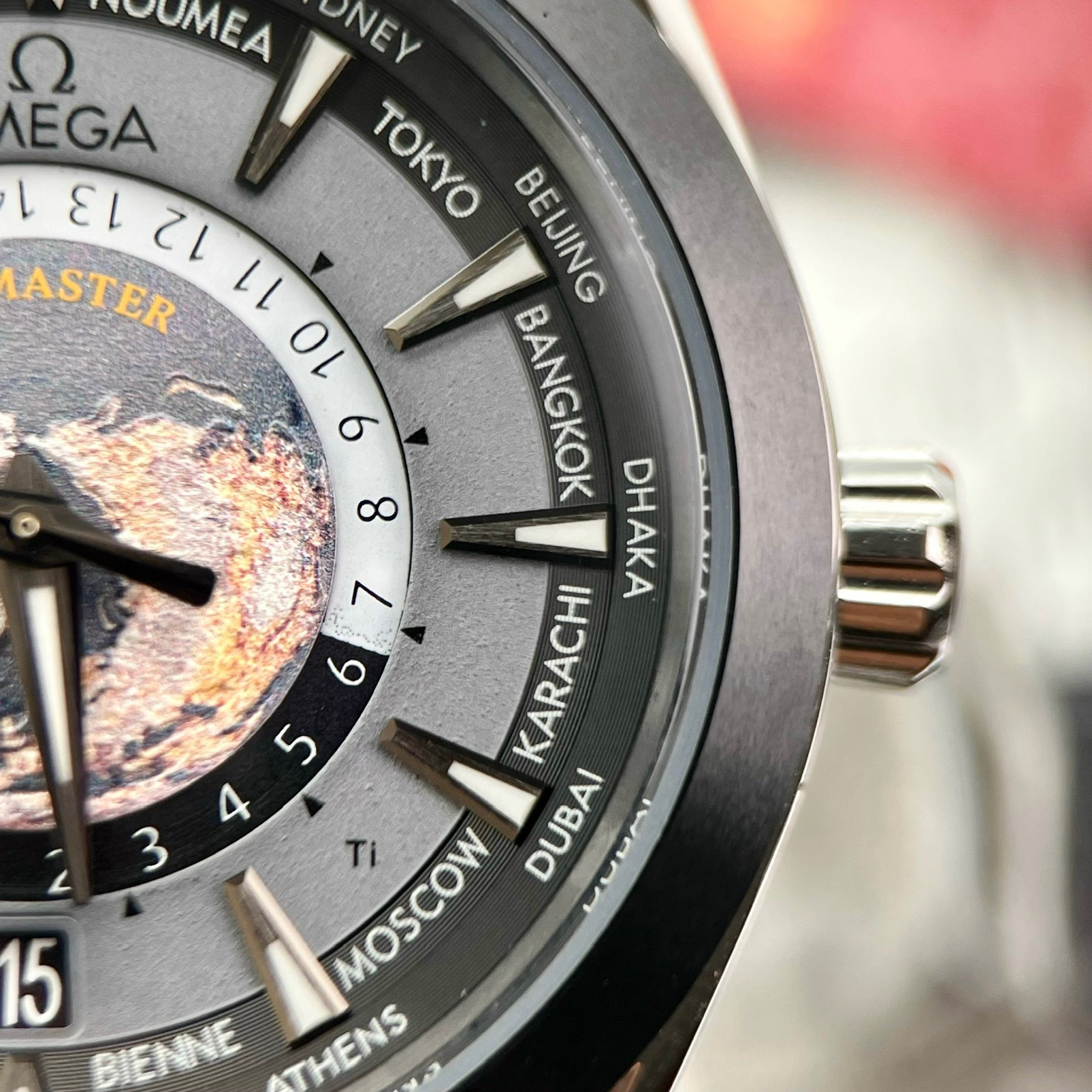 Omega Seamaster Aqua Terra Worldtimer grau 43 mm