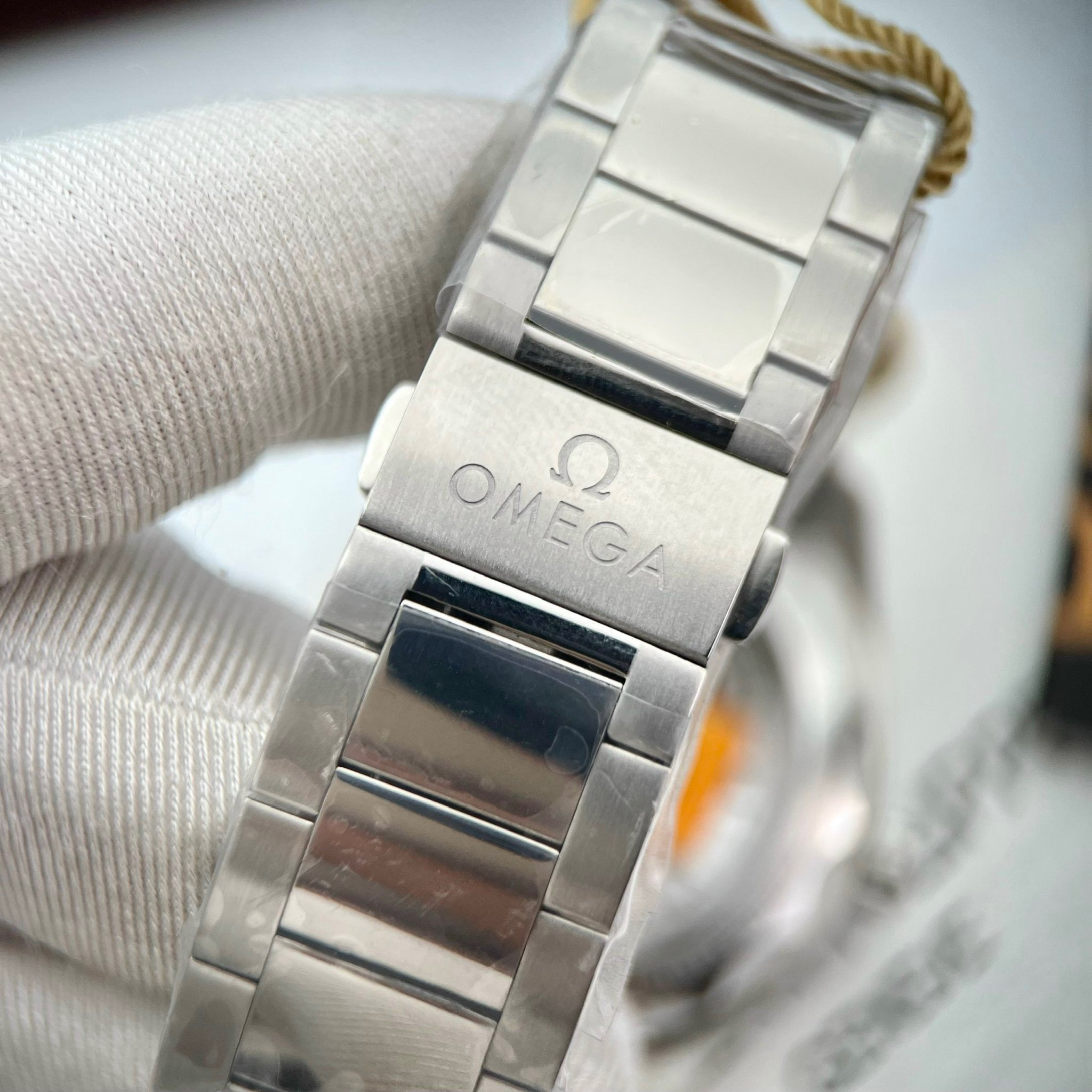 Omega Seamaster Aqua Terra Worldtimer grau 43 mm
