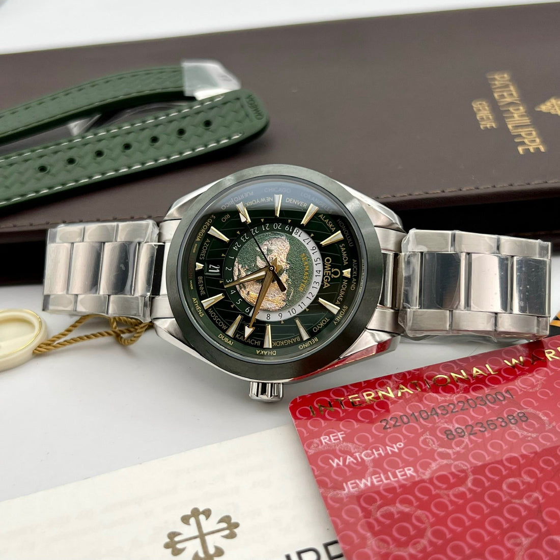 Omega Seamaster Aqua Terra Worldtimer Grün 43 mm