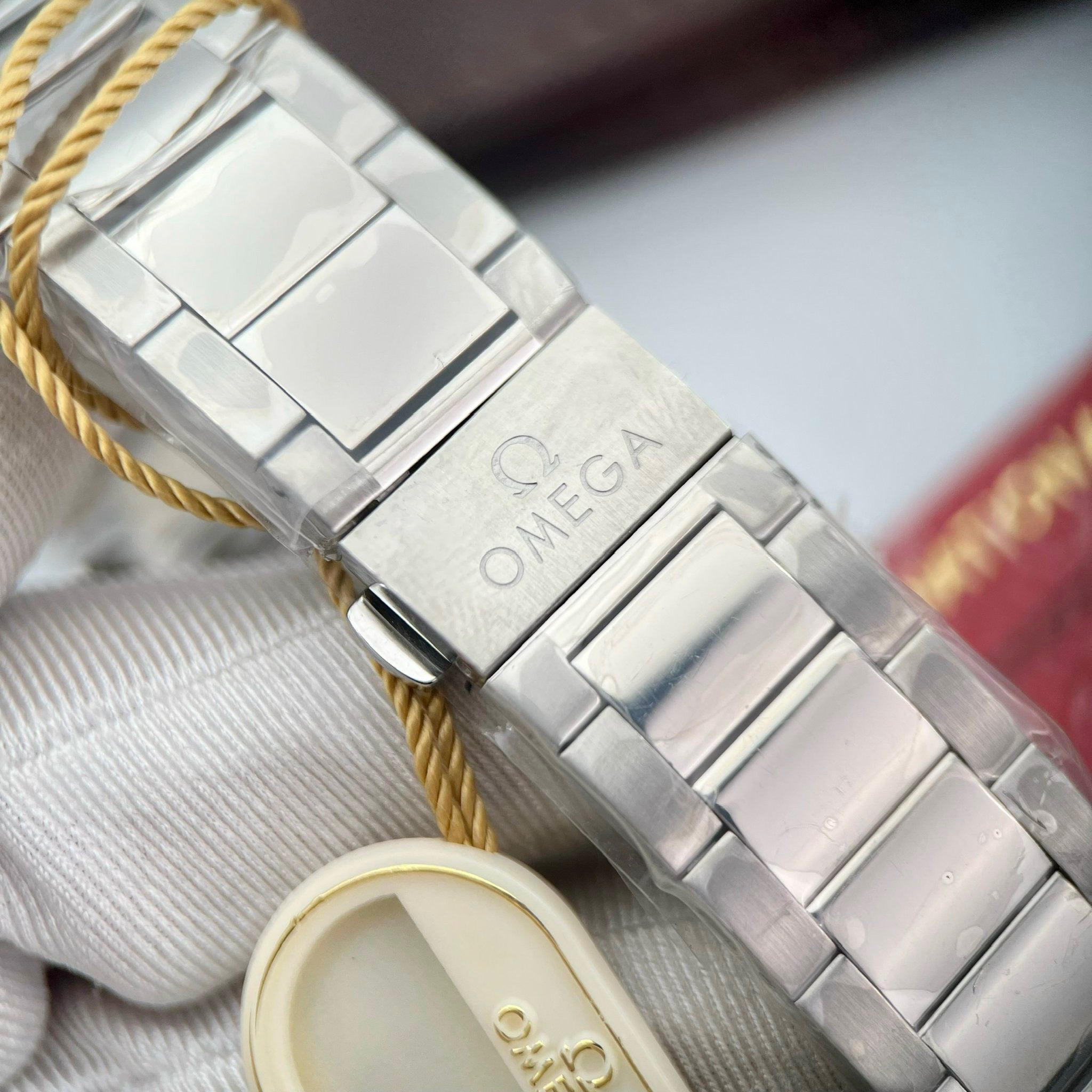 Omega Seamaster Aqua Terra Worldtimer Grün 43 mm
