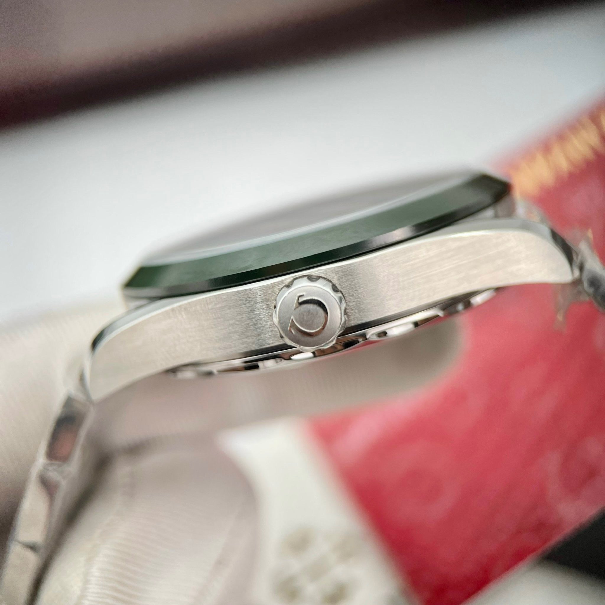 Omega Seamaster Aqua Terra Worldtimer Grün 43 mm
