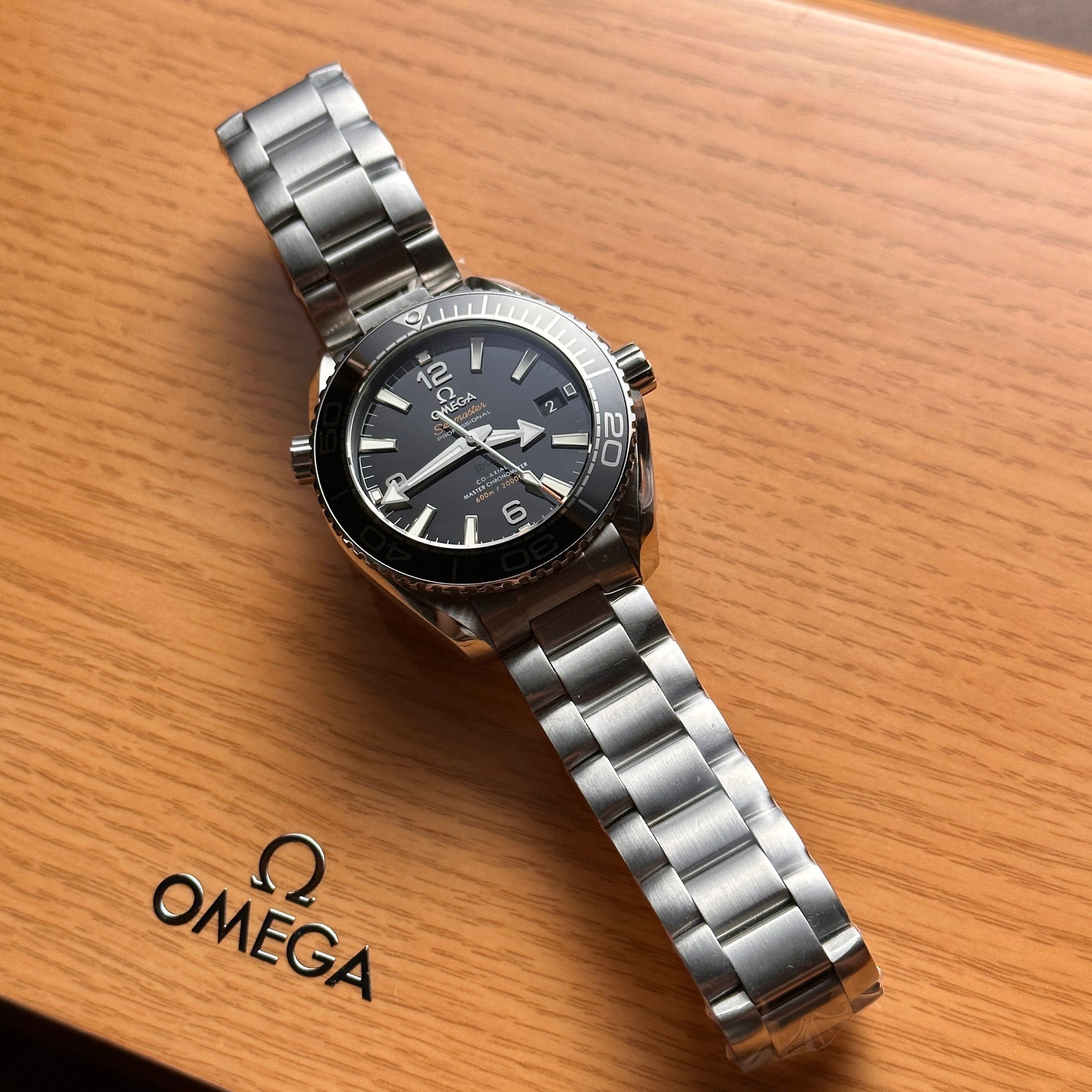 Omega Seamaster Planet Ocean 600M, schwarzes Zifferblatt, 39,5 mm