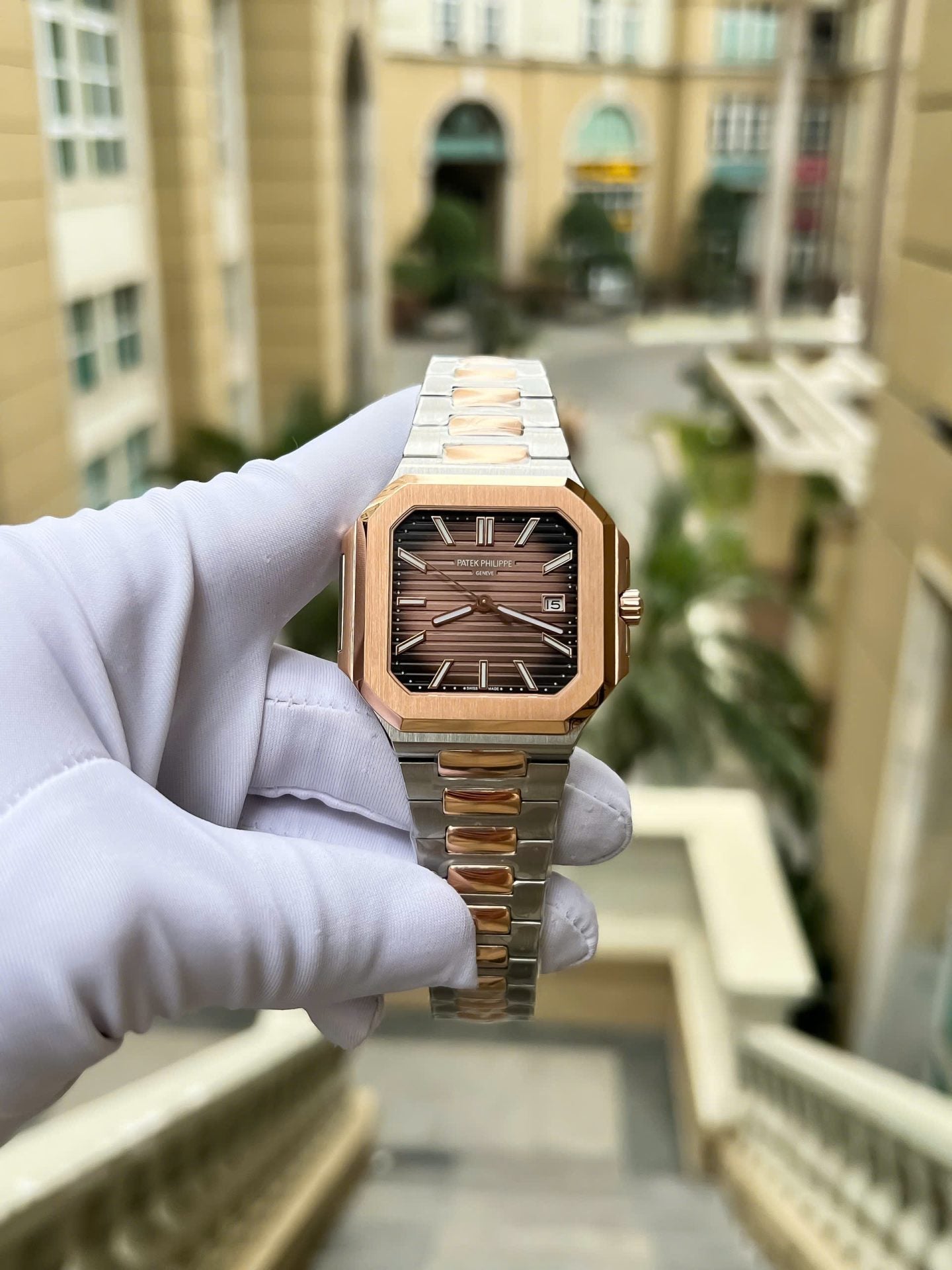 Patek Philippe Cubitus 5821 Demi-Or Rose Cadran Carré Chocolat 45 mm