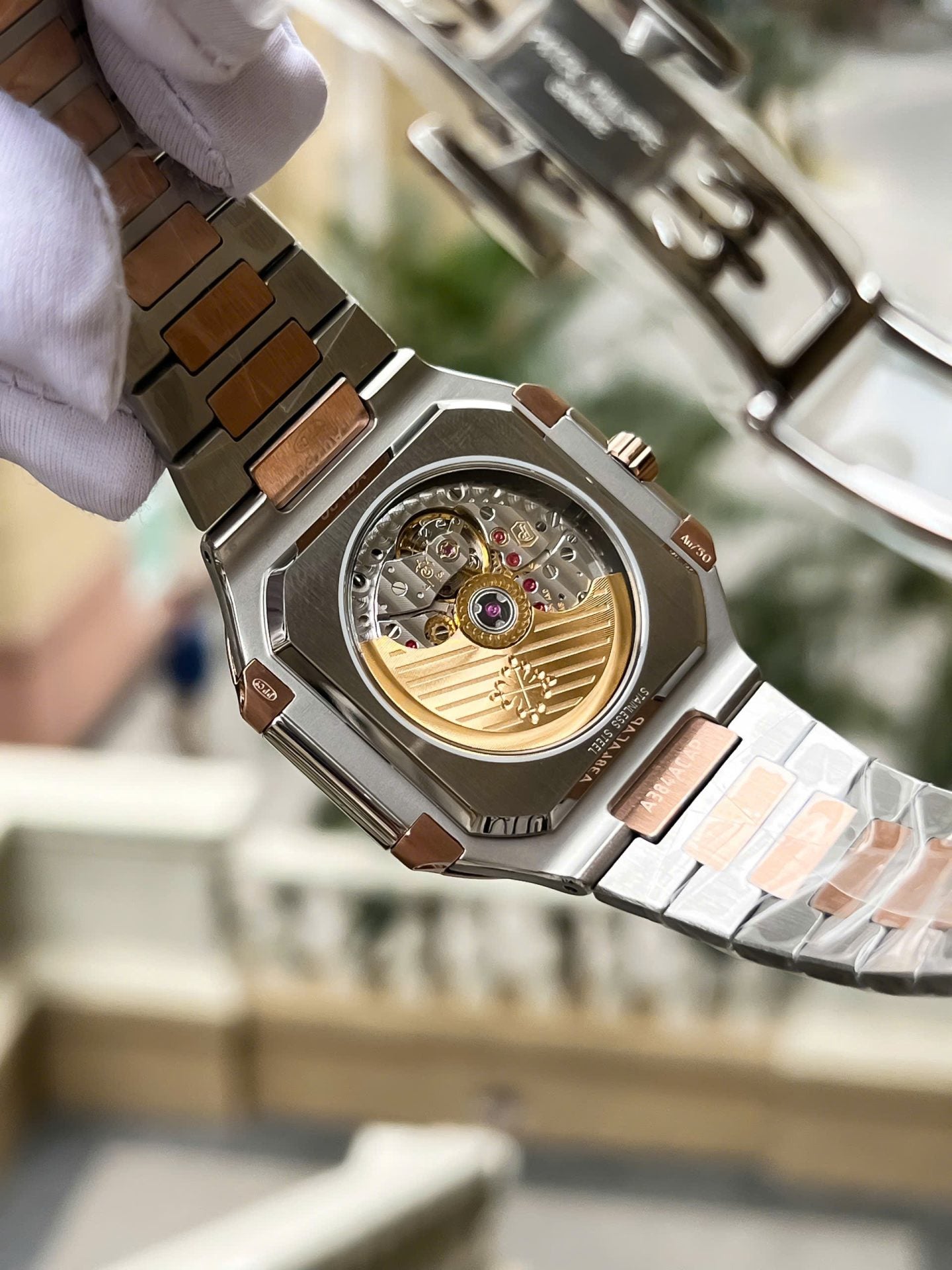 Patek Philippe Cubitus 5821 Demi-Or Rose Cadran Carré Chocolat 45 mm