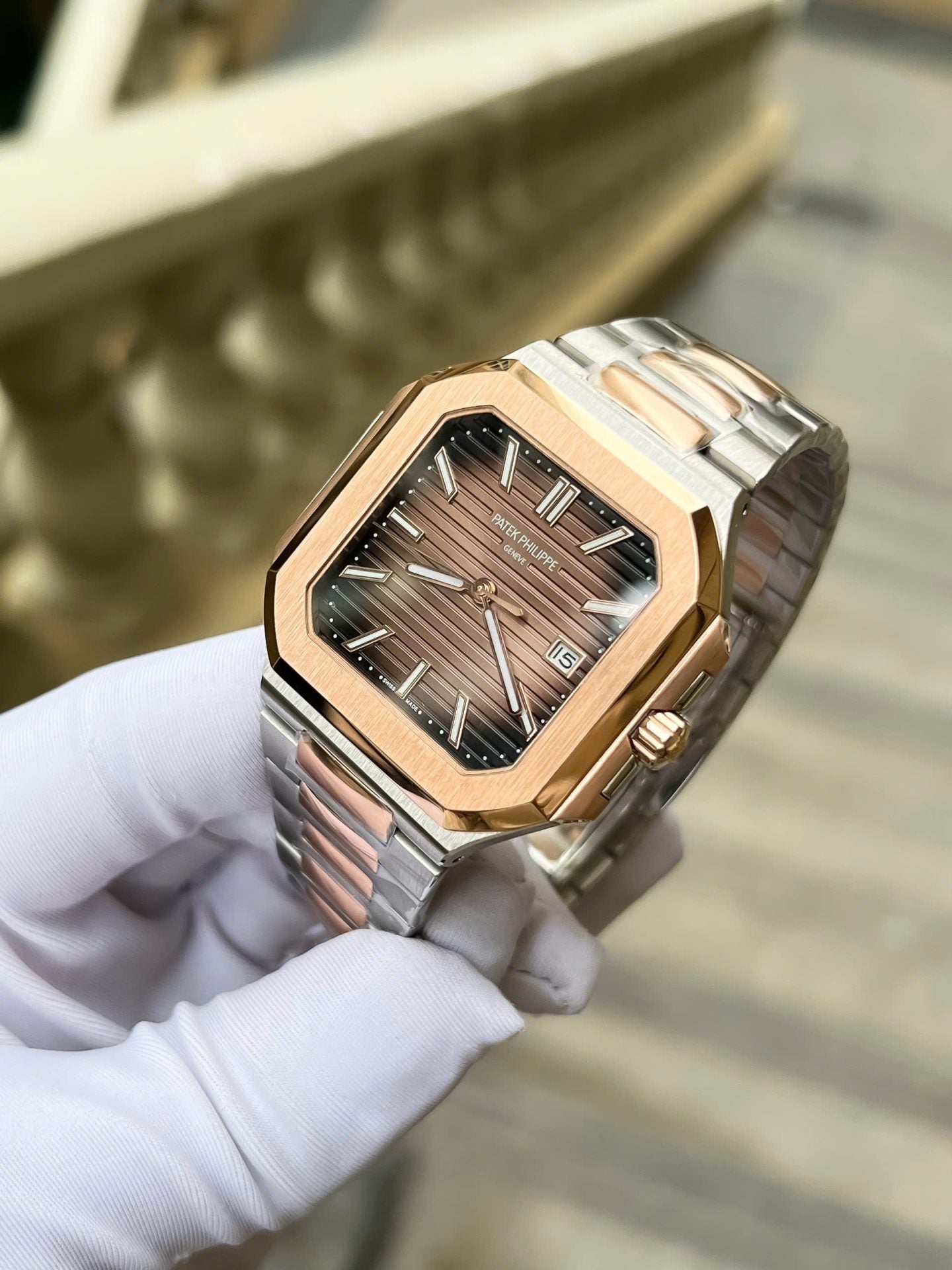 Patek Philippe Cubitus 5821 Demi-Or Rose Cadran Carré Chocolat 45 mm