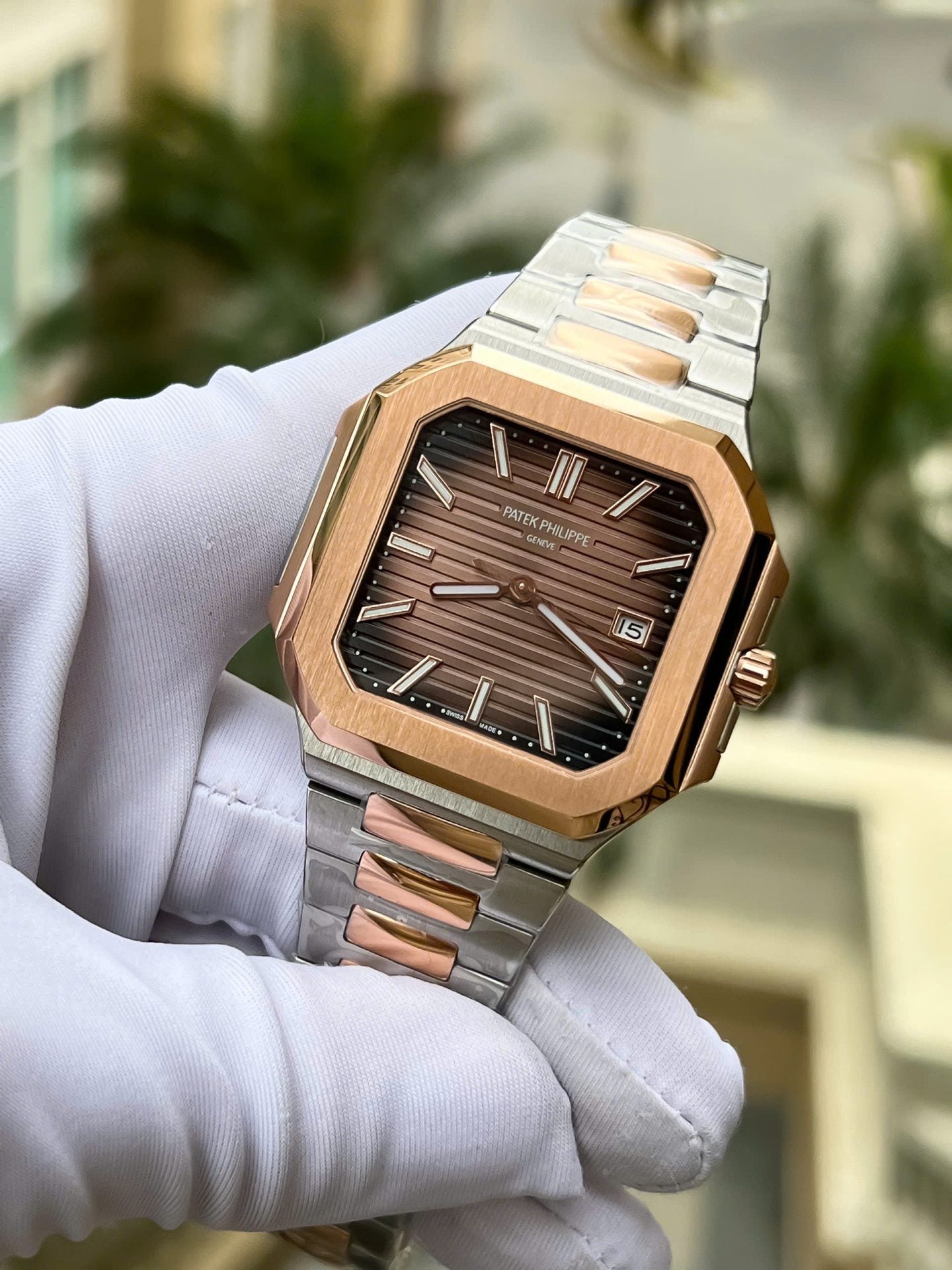 Patek Philippe Cubitus 5821 Demi-Or Rose Cadran Carré Chocolat 45 mm