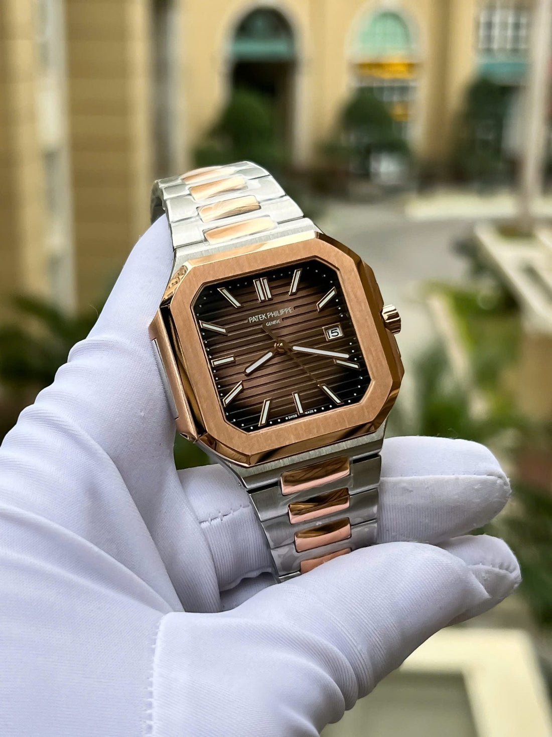 Patek Philippe Cubitus 5821 Demi-Or Rose Cadran Carré Chocolat 45 mm