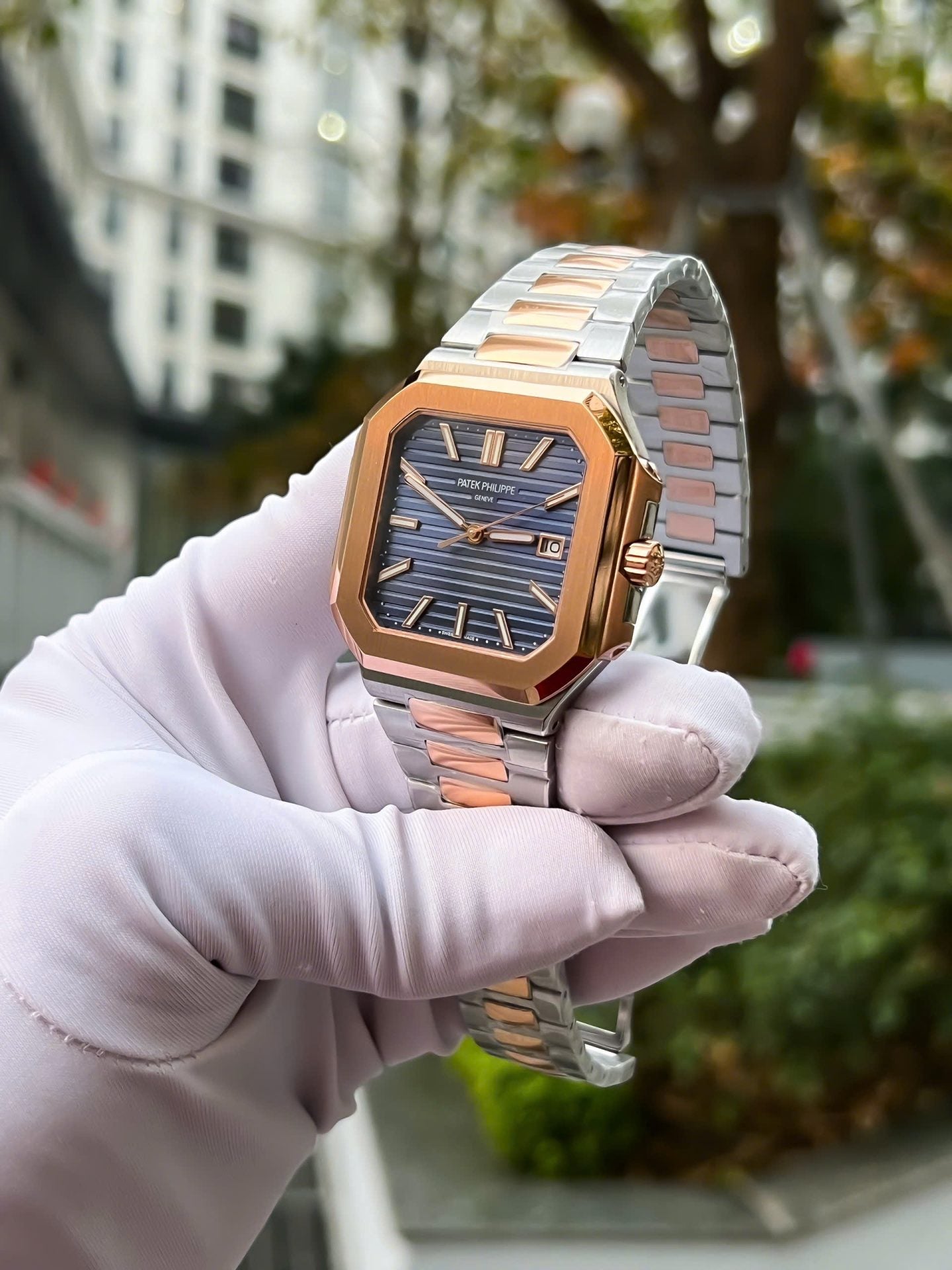 Patek Philippe Cubitus 5821 Cadran carré bleu 45 mm